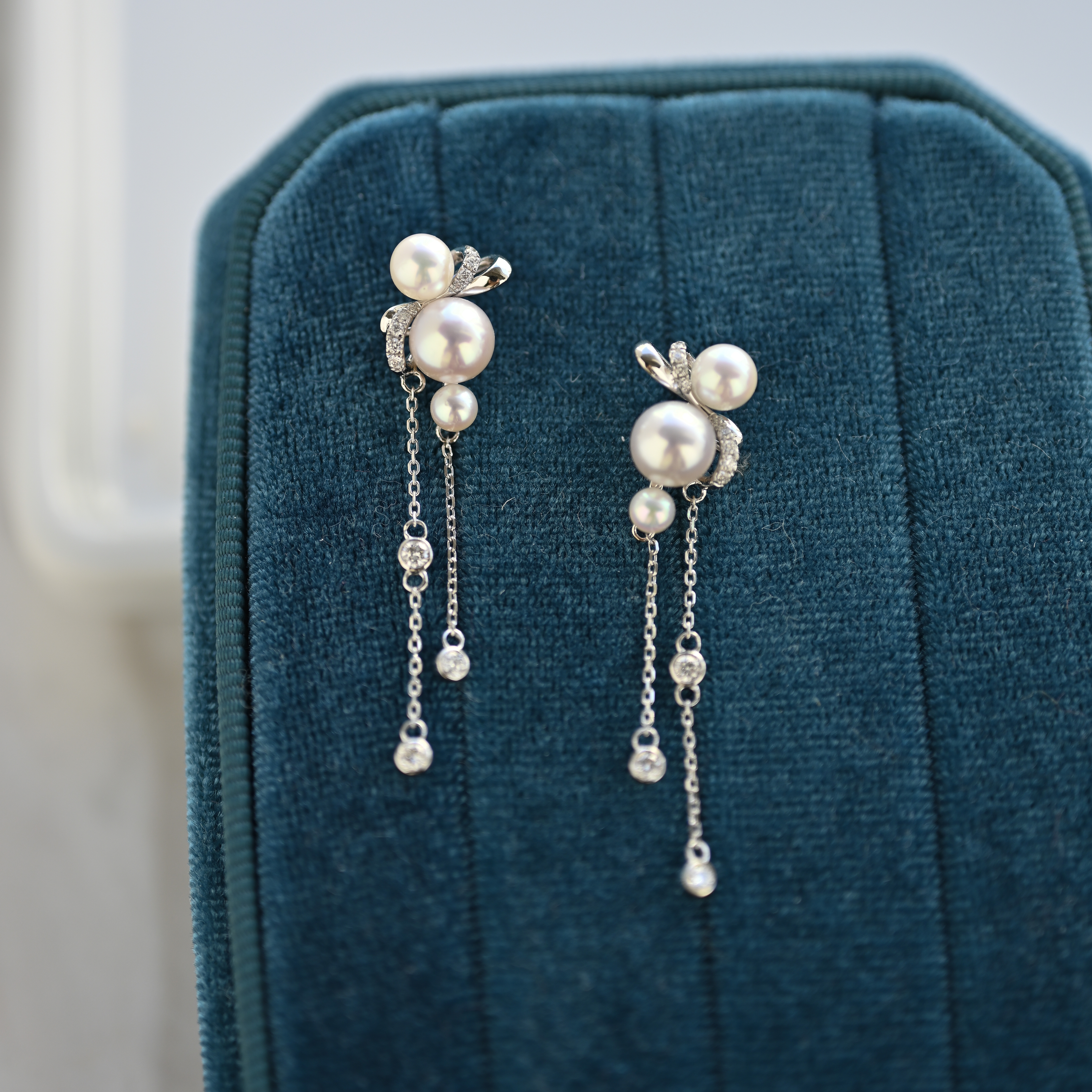 18K Ribbon Akoya Pearl Diamond Long Earring