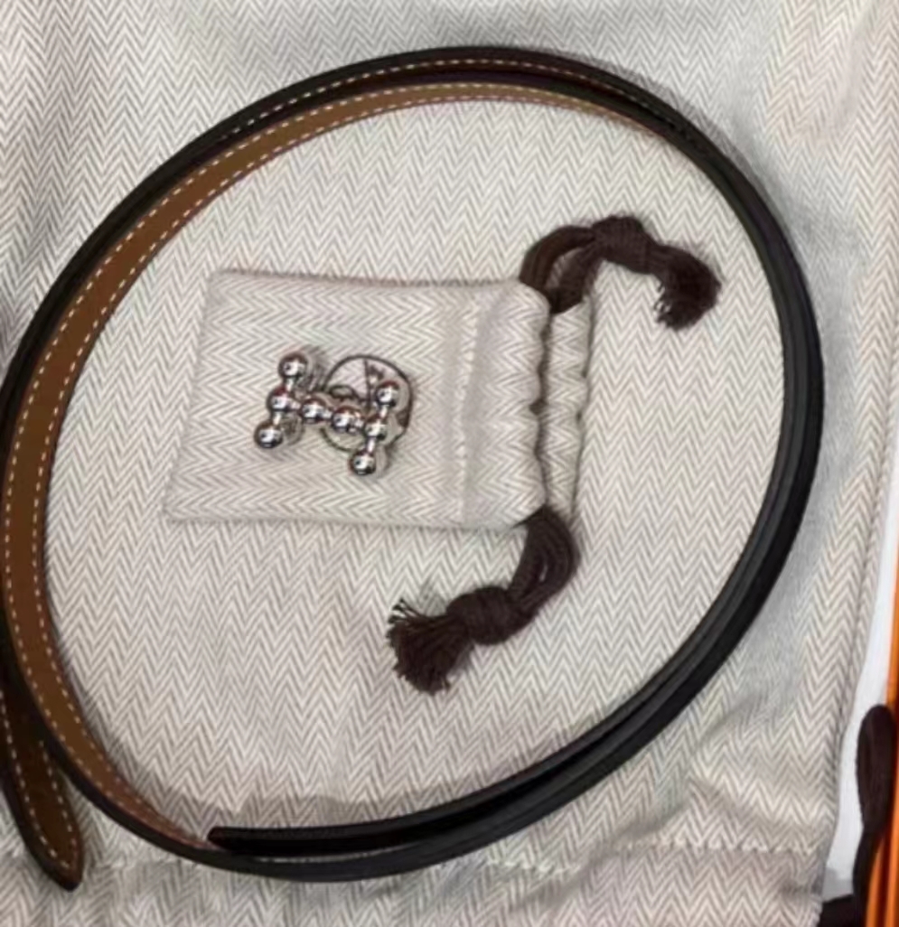 Hermes 銀扣黑色皮帶 -M