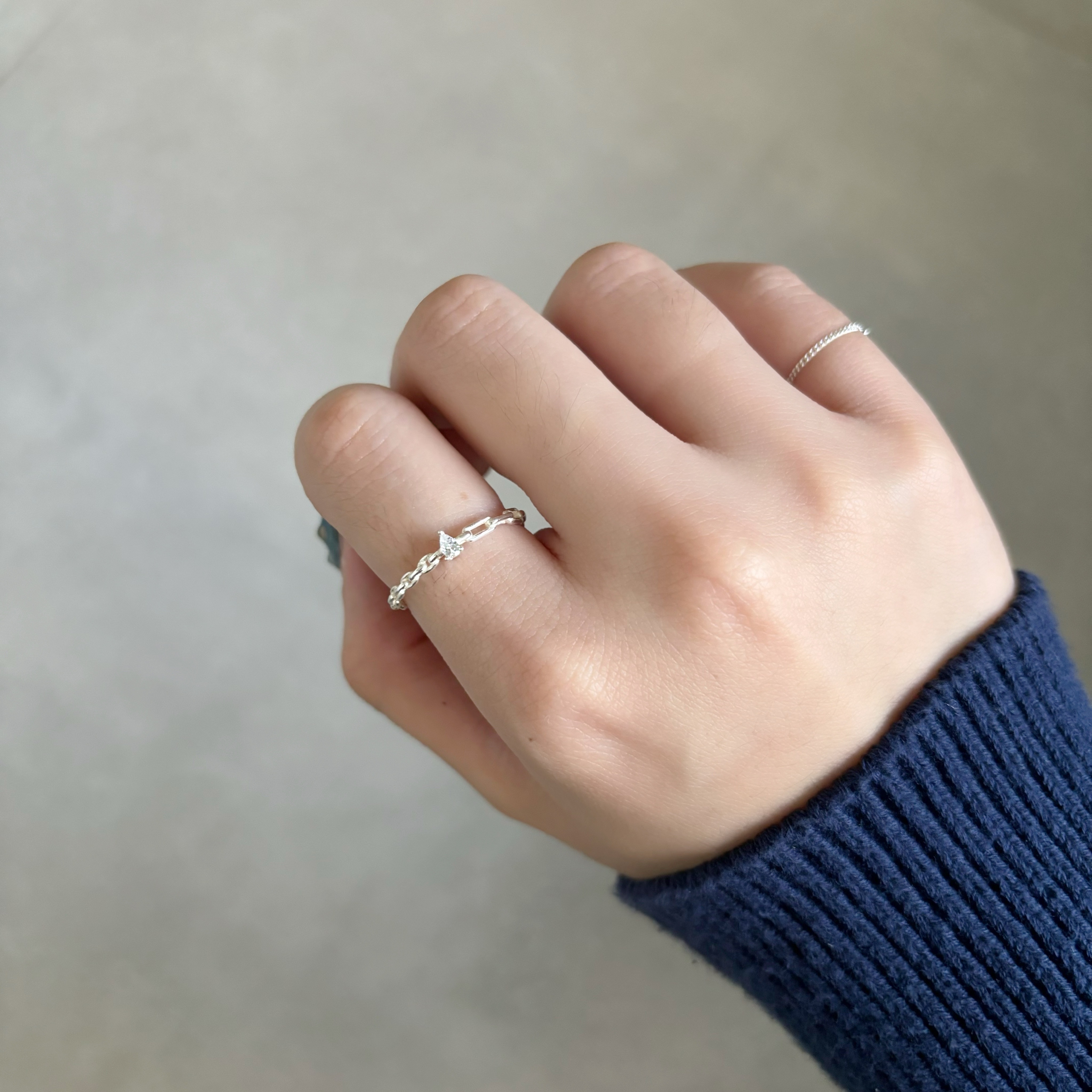 三爪水滴鋯石不對稱鎖鍊戒指