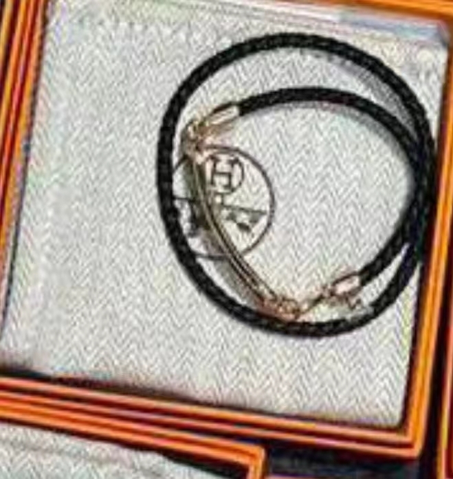 Hermes 豬鼻手帶T2 -M