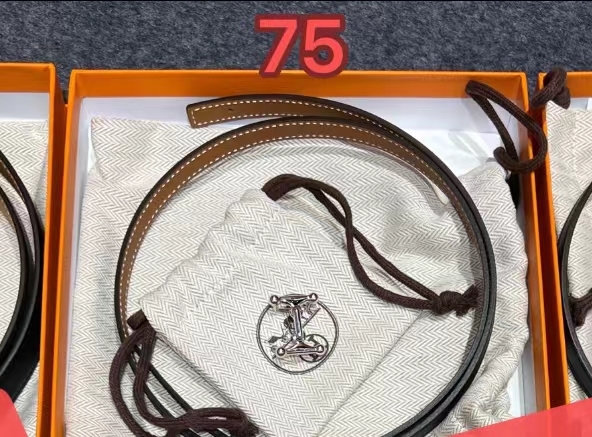 Hermes 黑色皮帶銀扣 -M