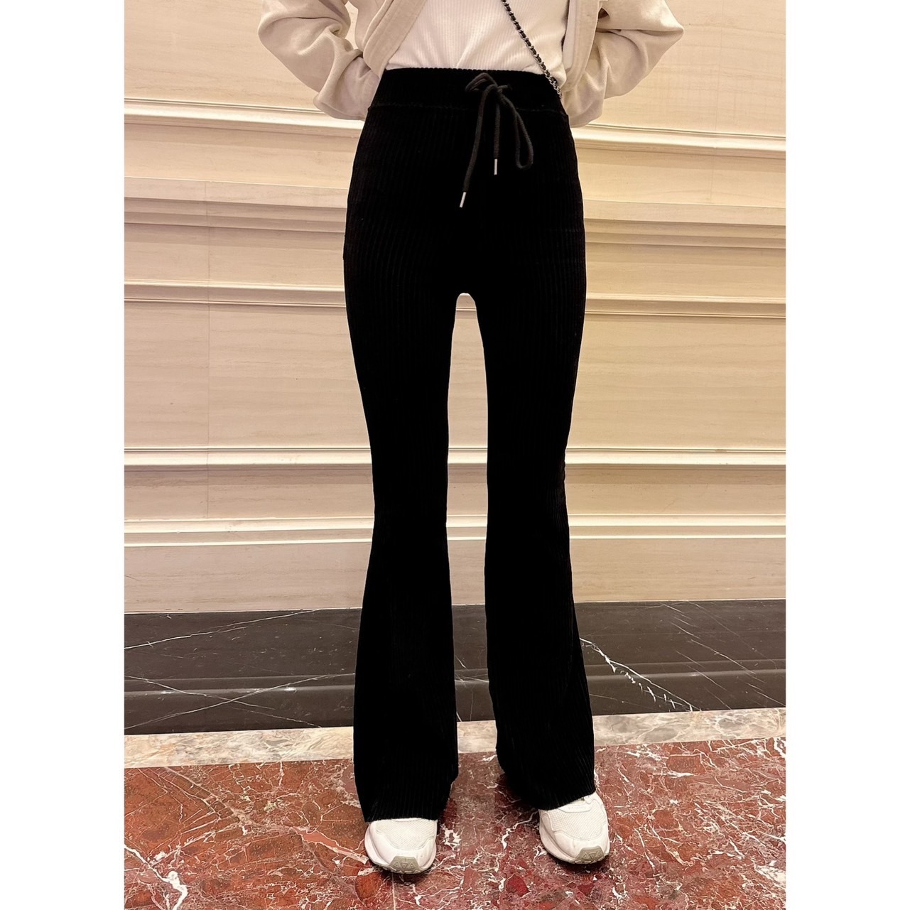 🔥12.07直播新品］💥穿上擁有逆天長腿］🇰🇷正韓高腰鬆緊腰抽繩燈芯絨微喇叭褲（黑色/兩色）