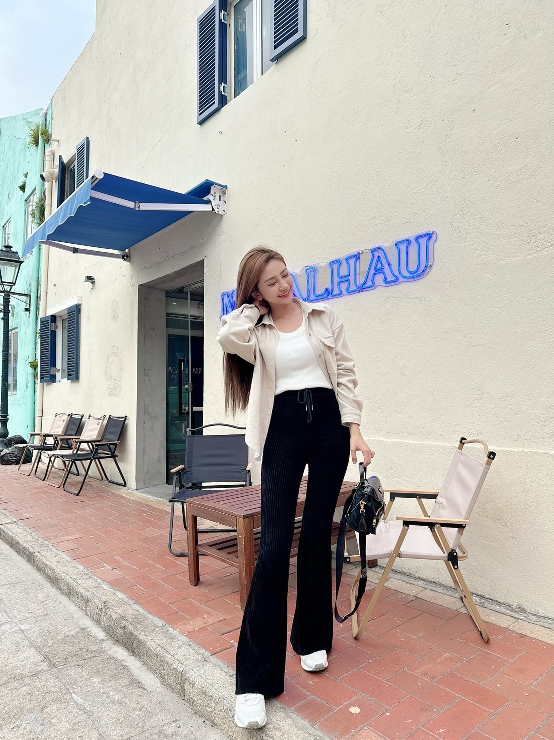 🔥12.07直播新品］💥穿上擁有逆天長腿］🇰🇷正韓高腰鬆緊腰抽繩燈芯絨微喇叭褲（黑色/兩色）