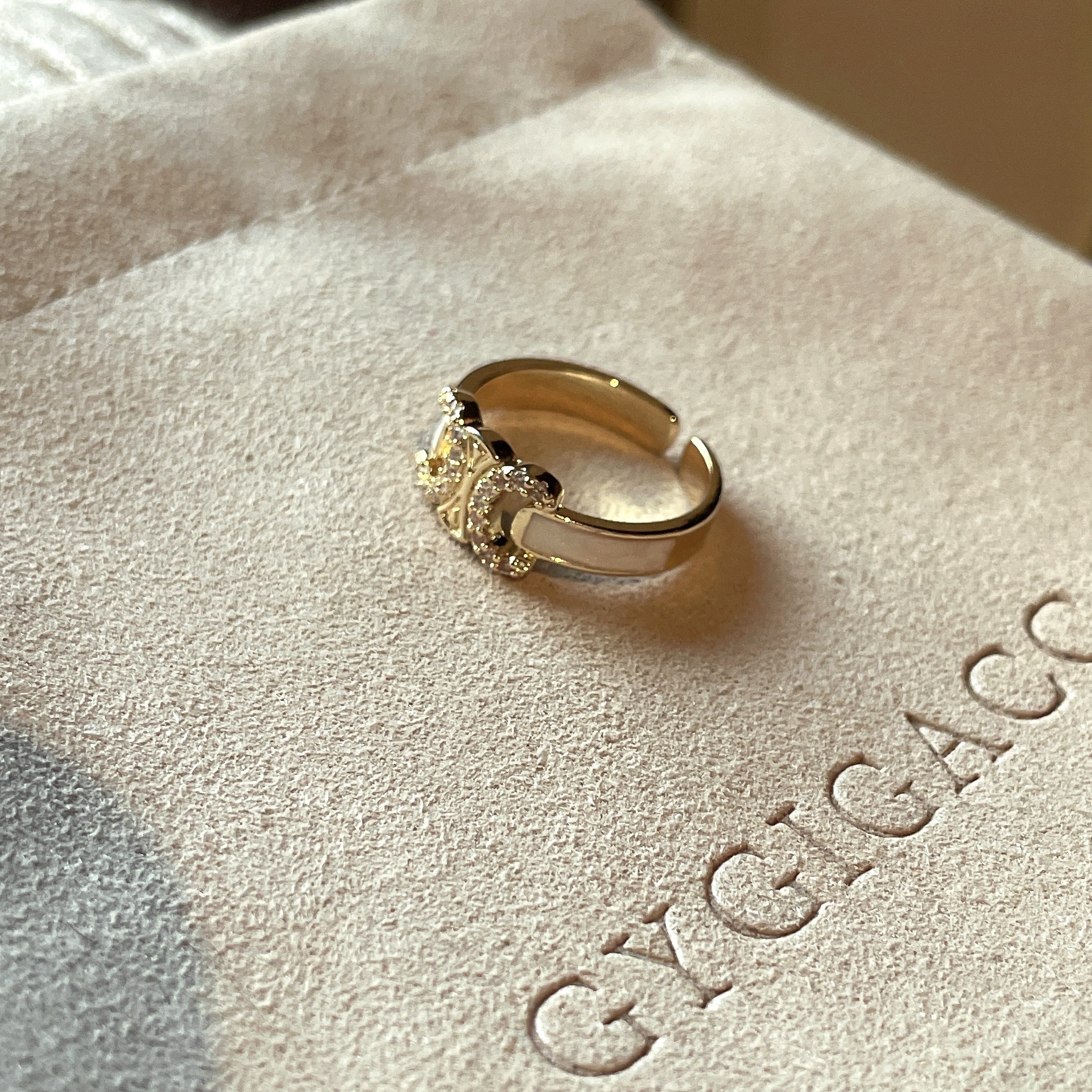 夢幻白玉貝凱旋門 晶鑽開口戒