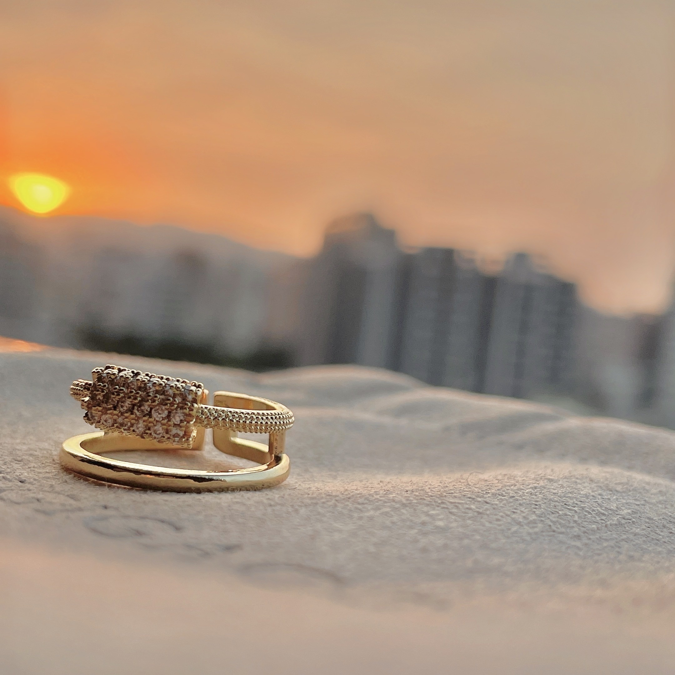 晶鑽小蠻腰雙層開口定製戒