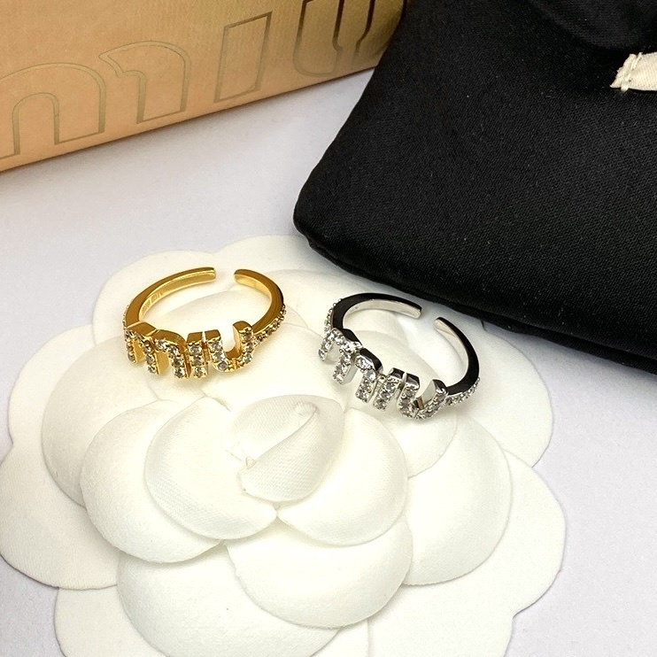 miumiu經典水鑽定製戒