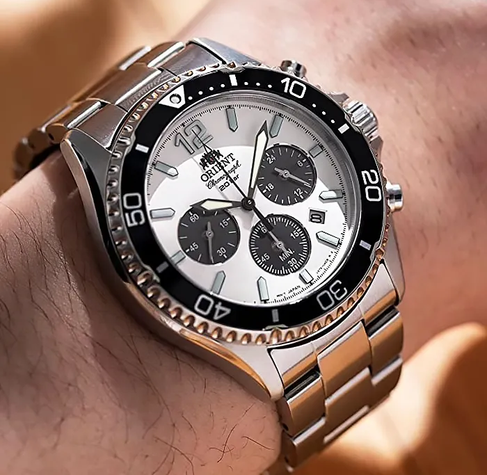 萬年鐘錶 - 東方錶  ORIENT  Quartz Sports 系列   太陽能三眼計時功能潛水款男錶 RA-TX0203S   錶徑 :  42.8 mm