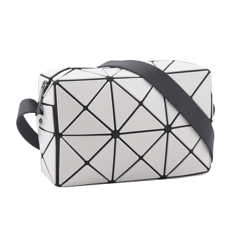 【ISSEY MIYAKE三宅一生】BAO BAO CUBOID 迷你方形斜背包(淺灰色) AG661 11