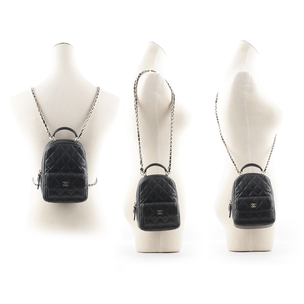 【CHANEL】24C 新款粒紋牛皮翻蓋口袋迷你後背包/小書包(黑色) AP3753 B10583 C3906