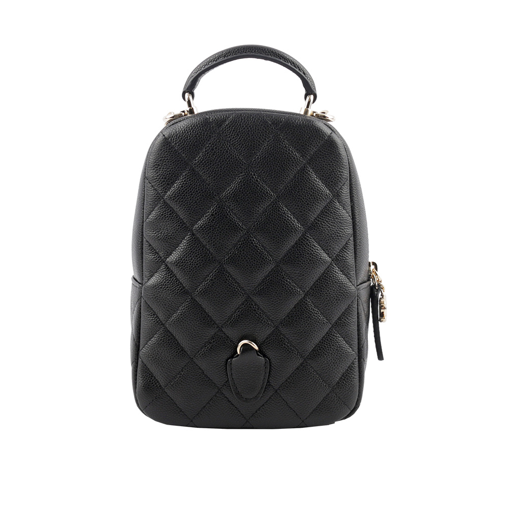 【CHANEL】24C 新款粒紋牛皮翻蓋口袋迷你後背包/小書包(黑色) AP3753 B10583 C3906