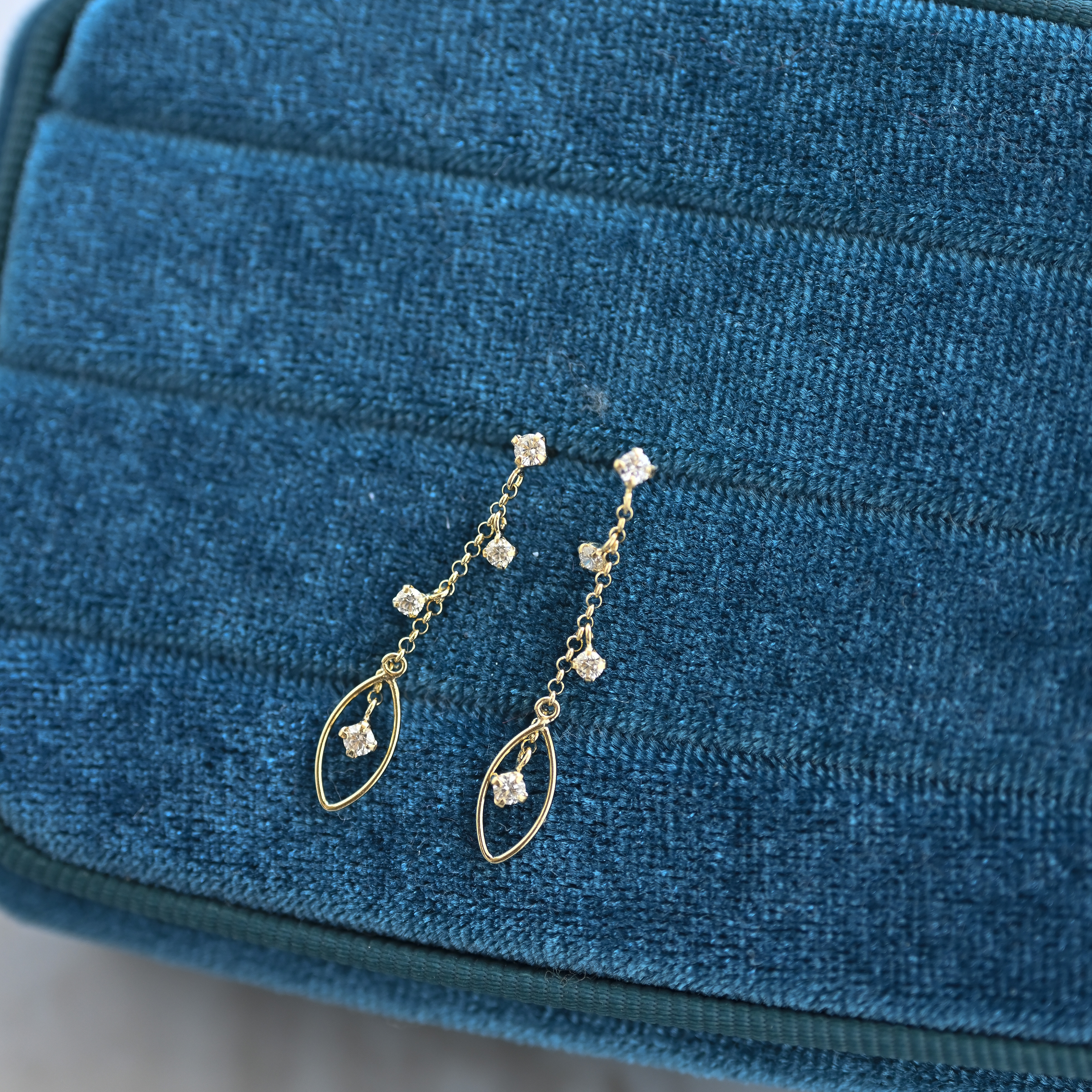 18K Ginkgo Diamond Earring