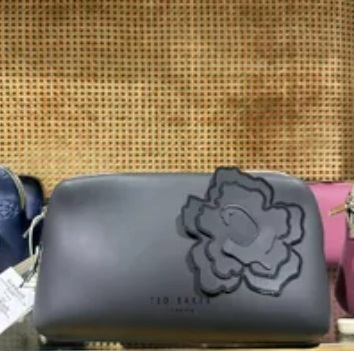 [S] TED BAKER 265161 WXG-JELLIN MAGNOLIA SILICONE WASHBAG,BLACK, 5059855303151 (ST133)