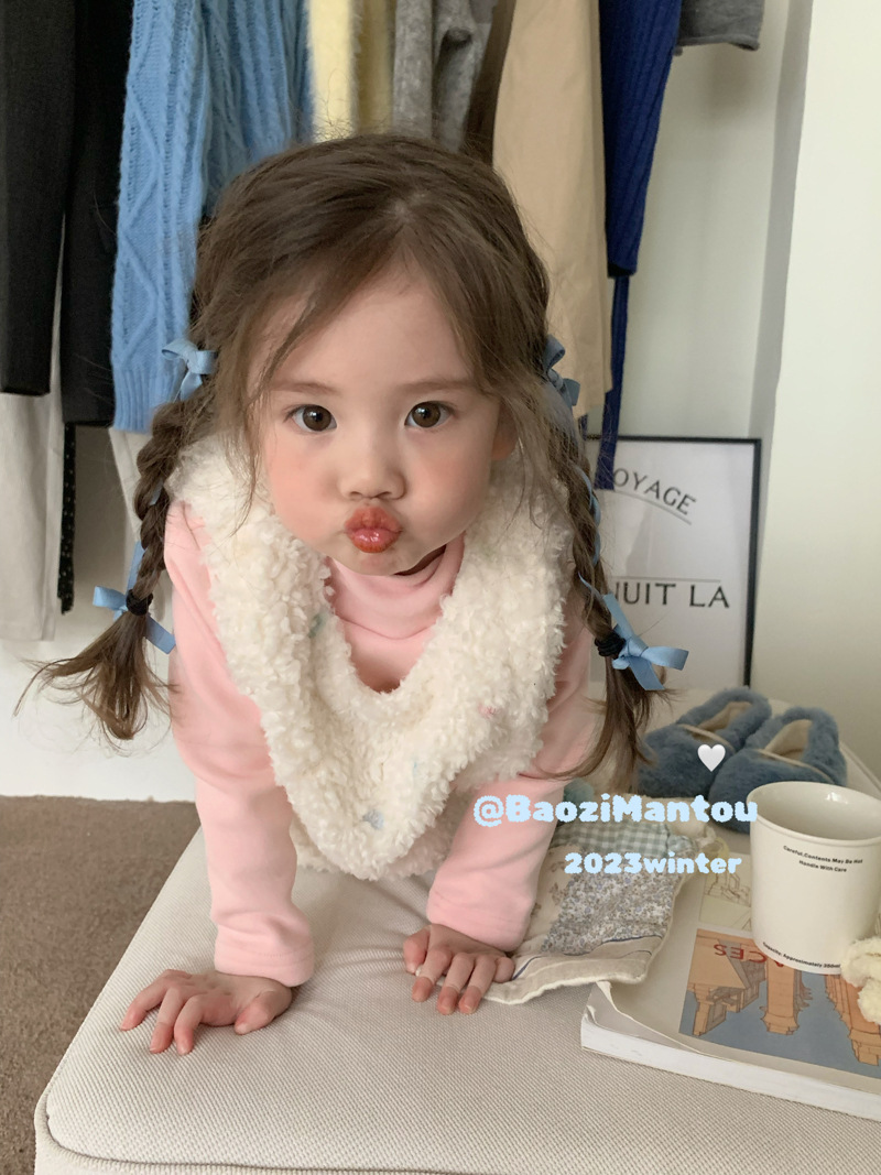 白色羊羔毛球球連身裙