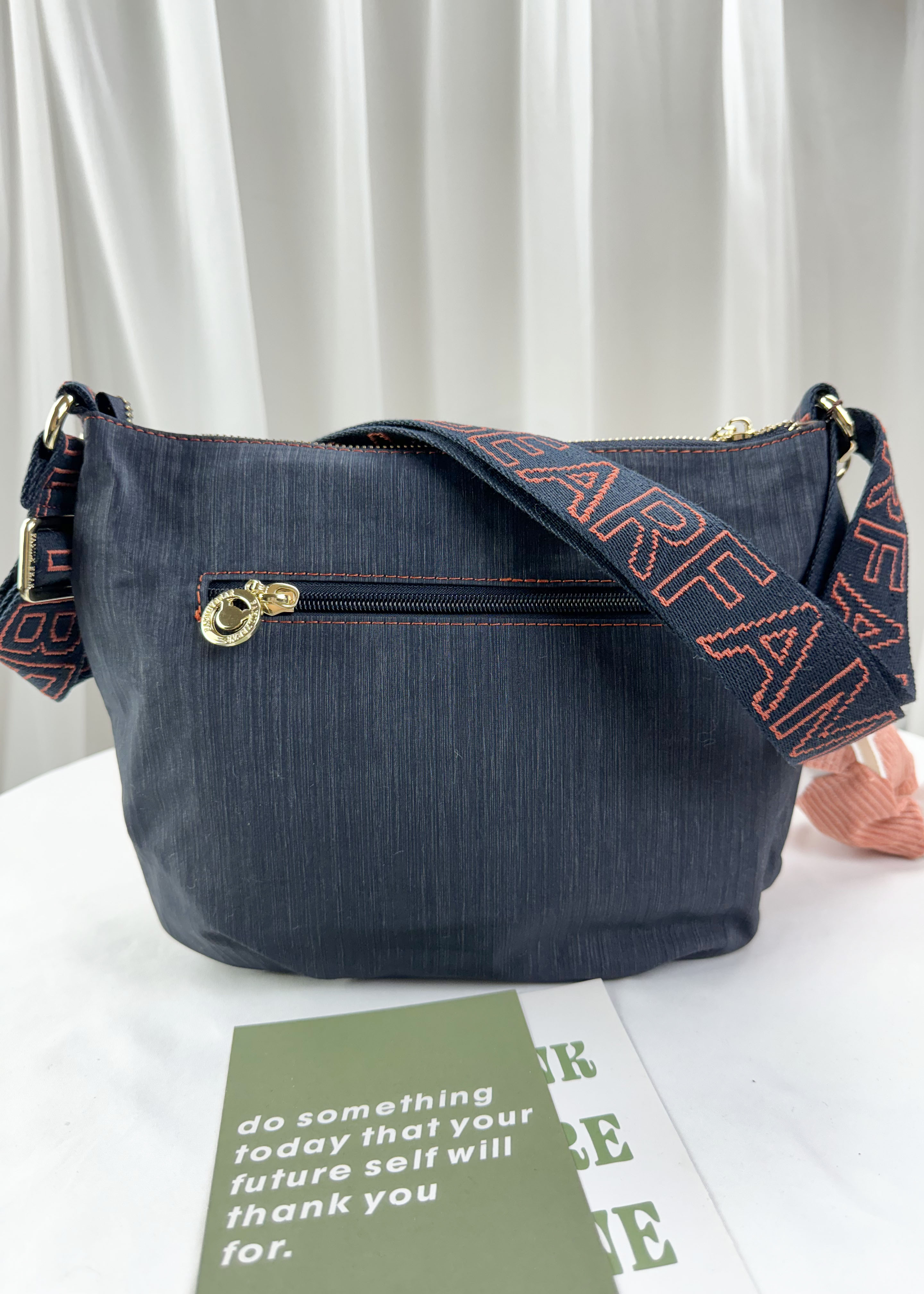 GOODS 藍橙菱格線尼龍防潑水側背包 附兔兔吊飾   #2802