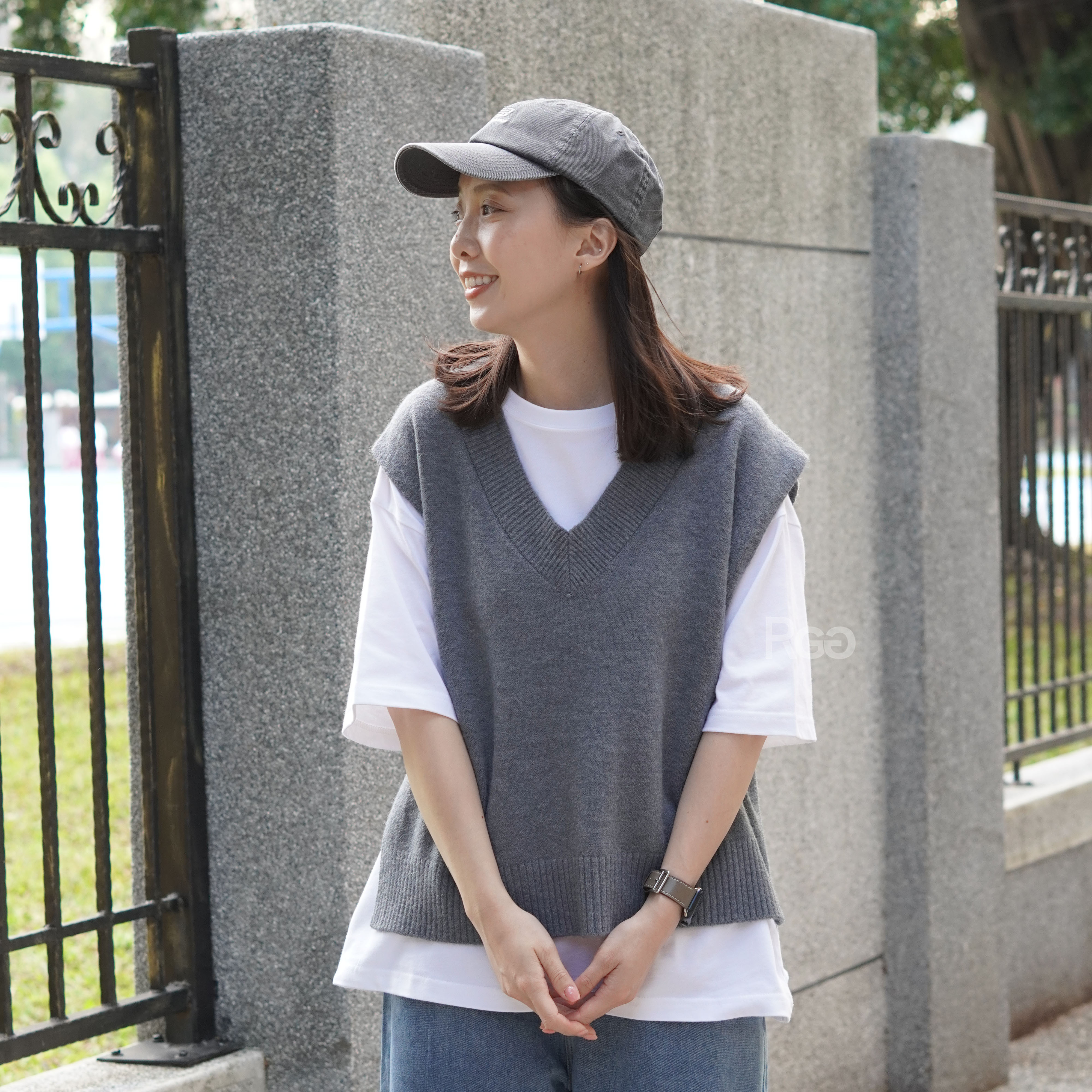 #518 大V側開衩前短後長針織背心