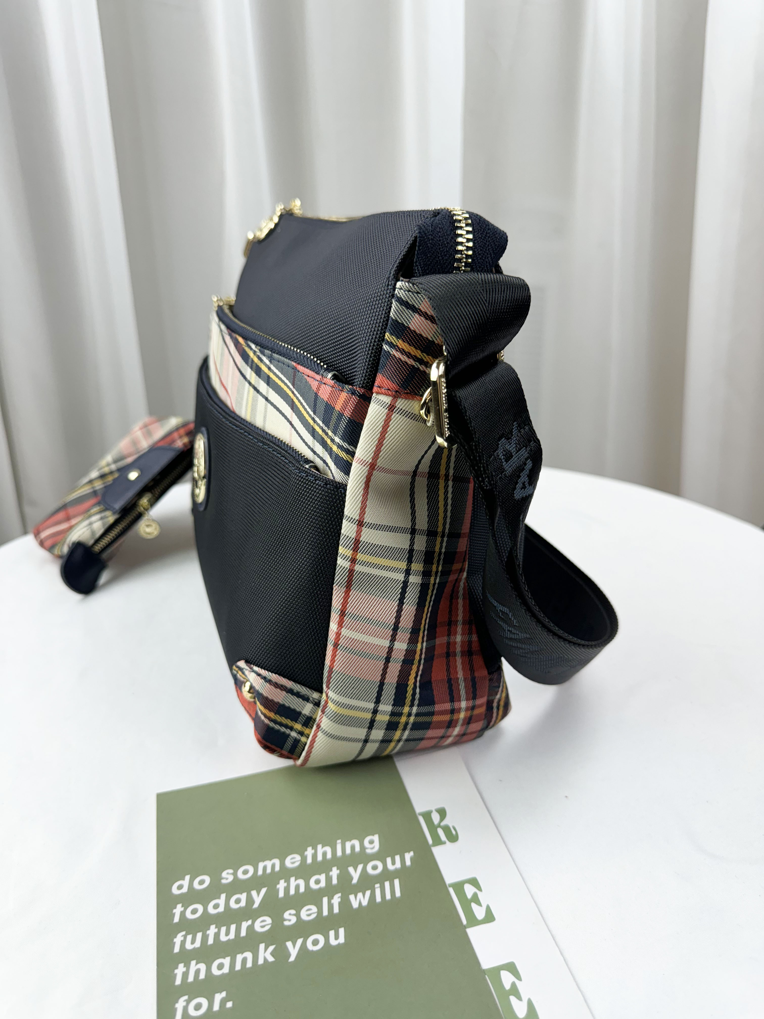 FamilyBear 橙格紋拼色防潑水側背包 附格紋零錢包 #2045