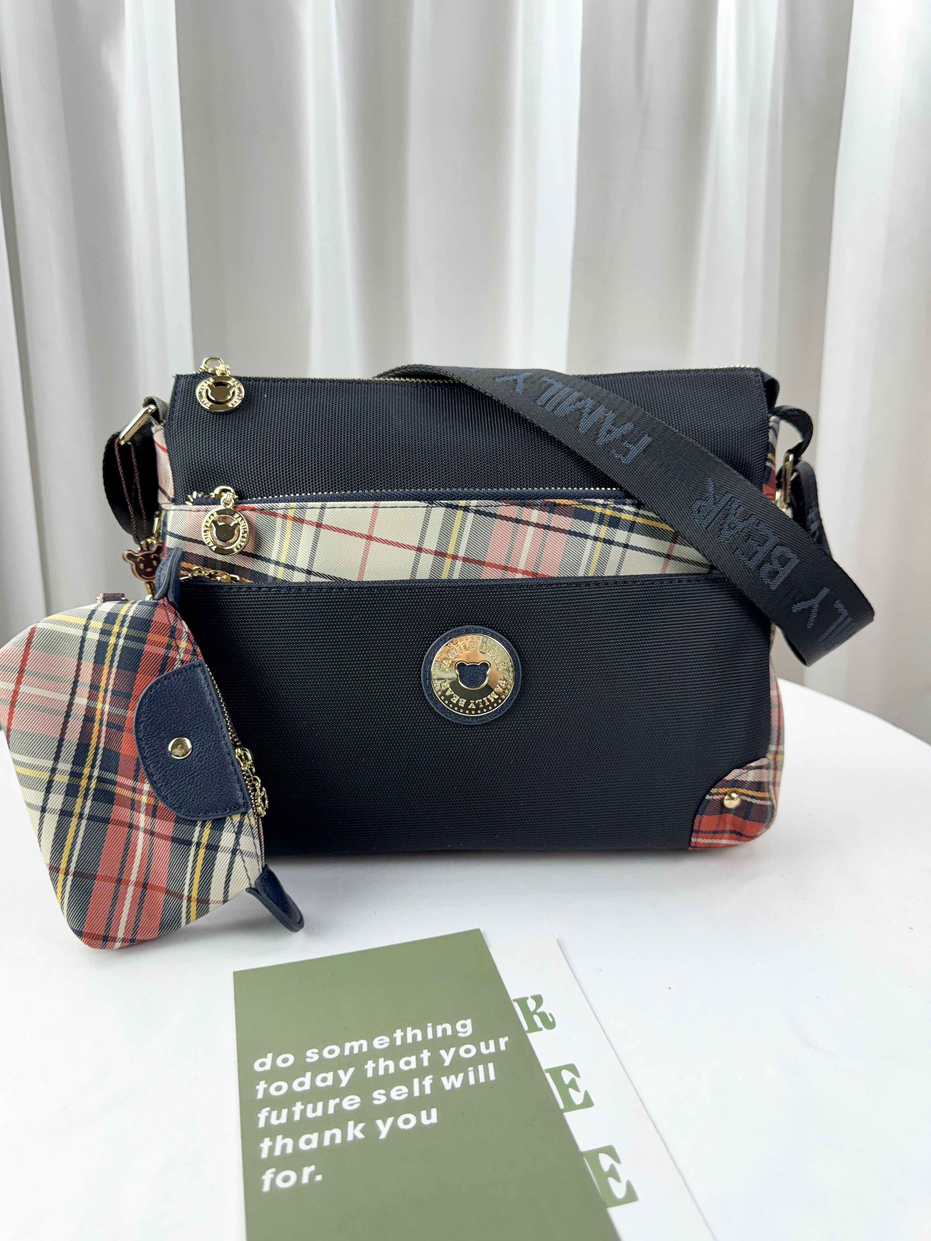 FamilyBear 橙格紋拼色防潑水側背包 附格紋零錢包 #2045