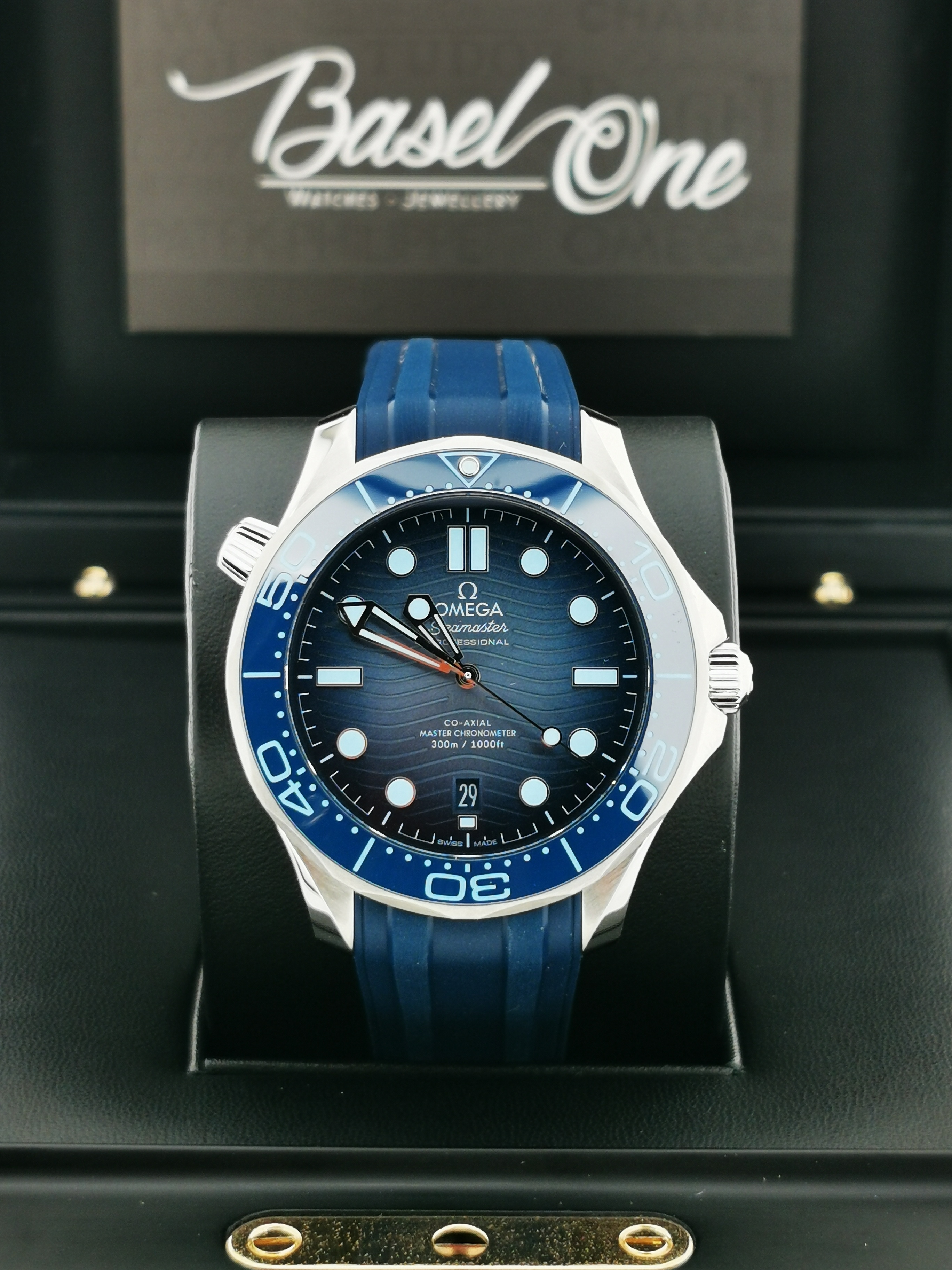 210.32.42.20.03.002 | OMEGA SEAMASTER BLUE RUBBER STRAP