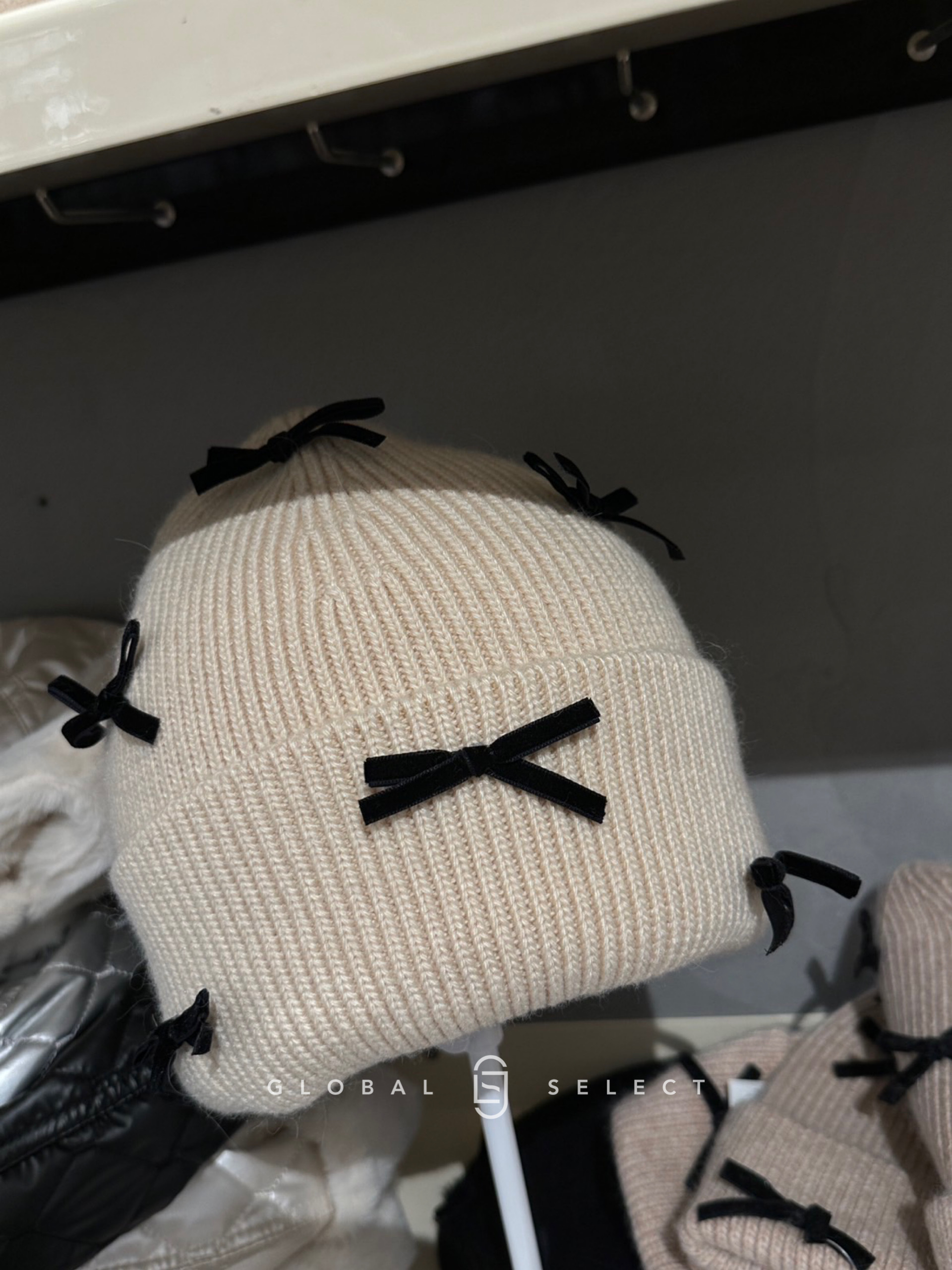 🇰🇷  蝴蝶結小啾啾毛帽 白/米白