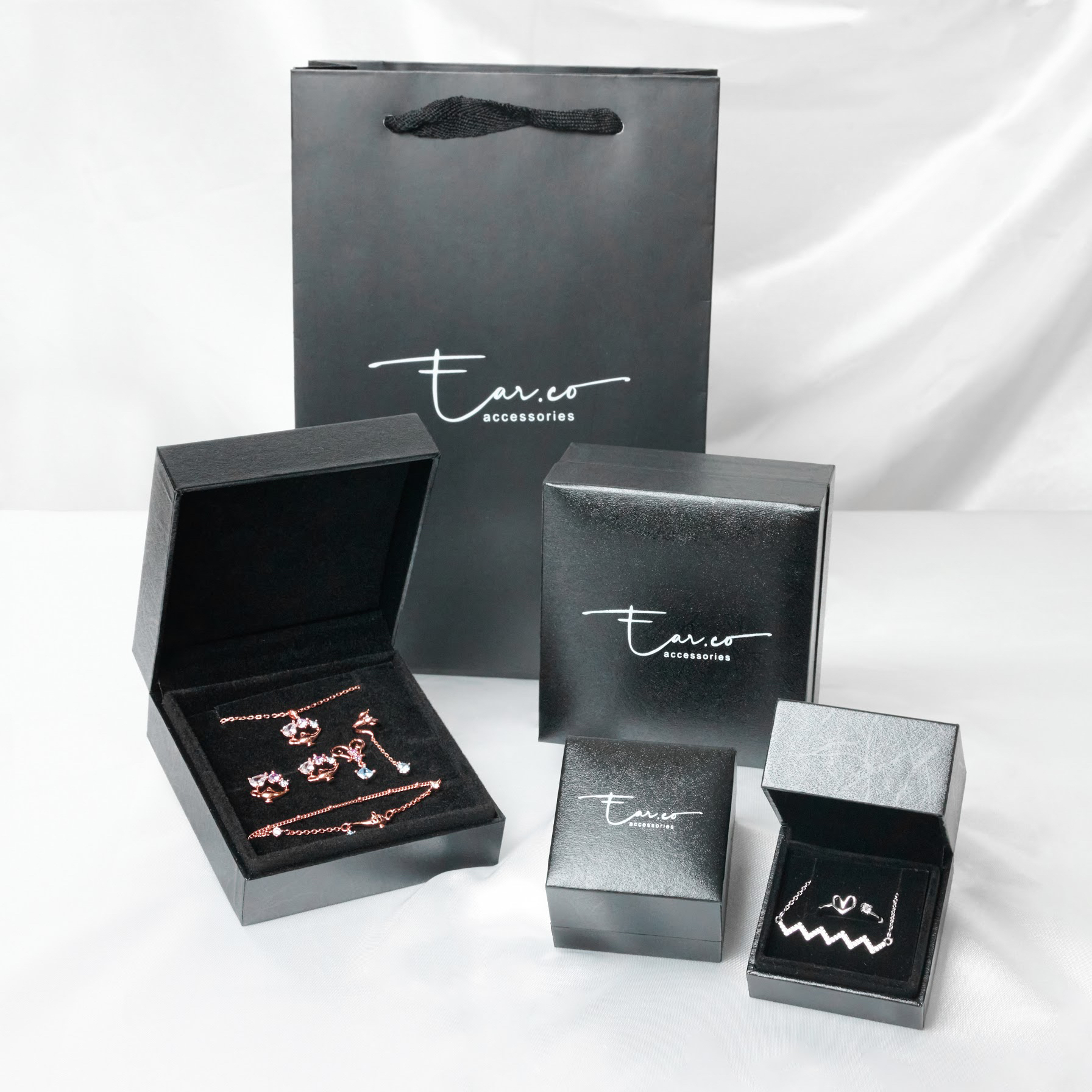 黑色細絨質感禮盒/紙袋 (所有產品沒有禮盒包裝，如需要禮盒請自行加購)