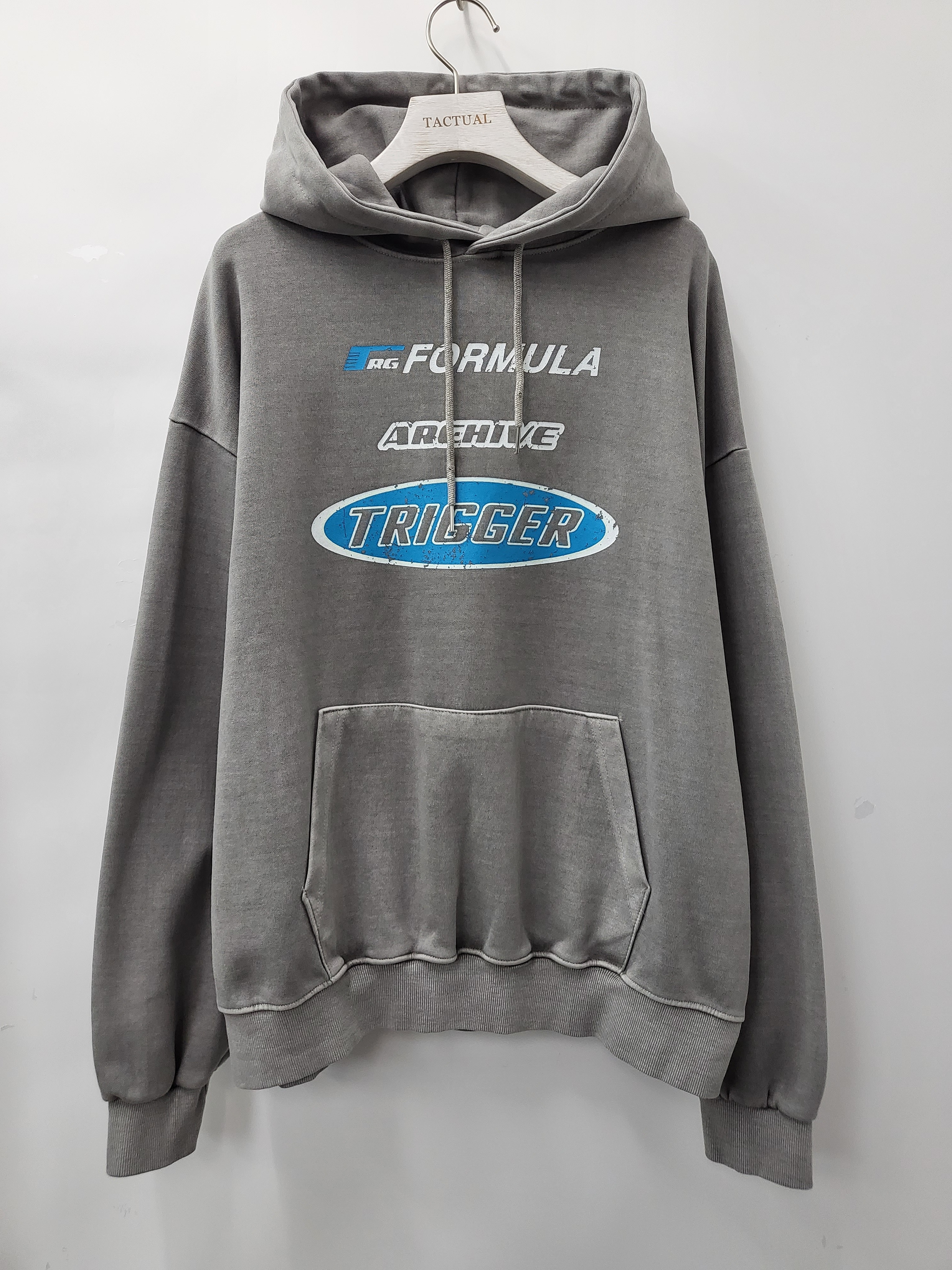 洗水英文字圖案連帽衛衣 T5243