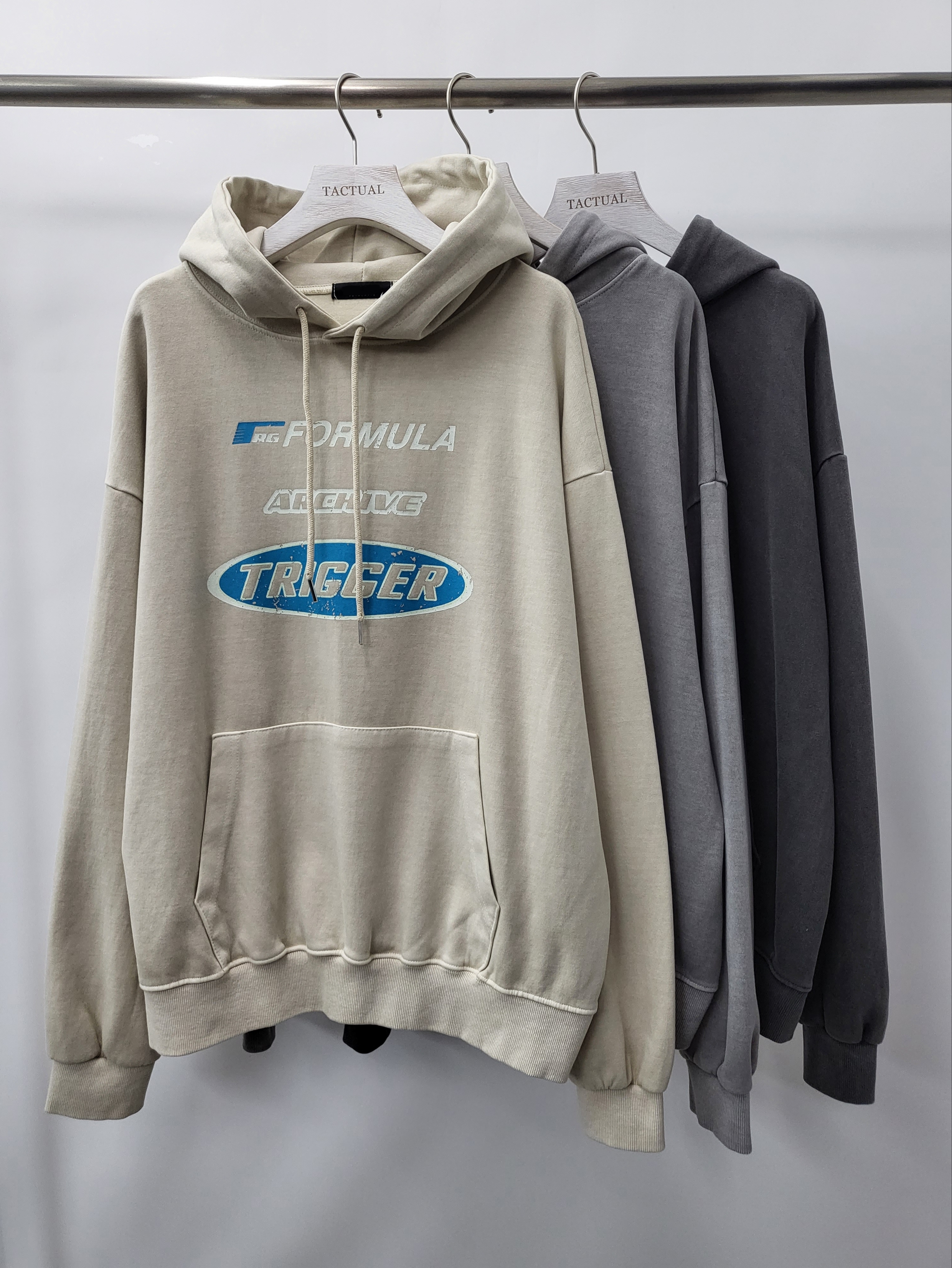 洗水英文字圖案連帽衛衣 T5243