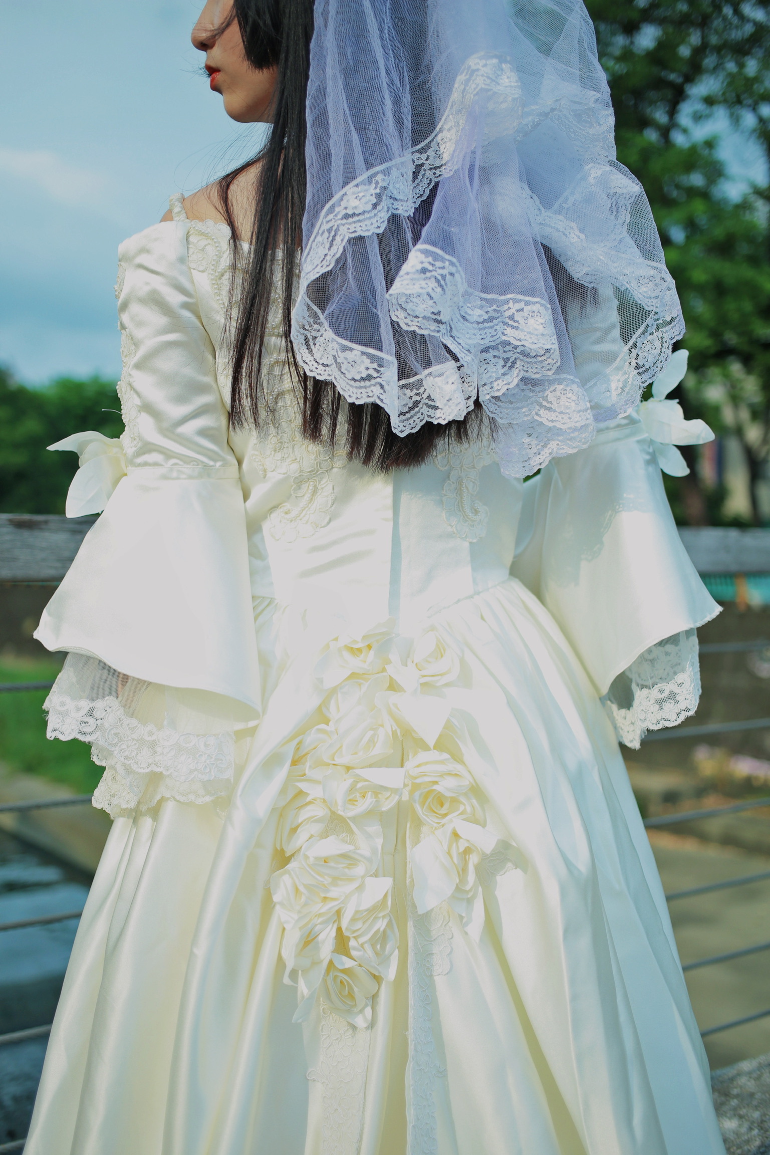 Vintage Wedding Dresses /古著立體玫瑰珍珠刺繡婚紗