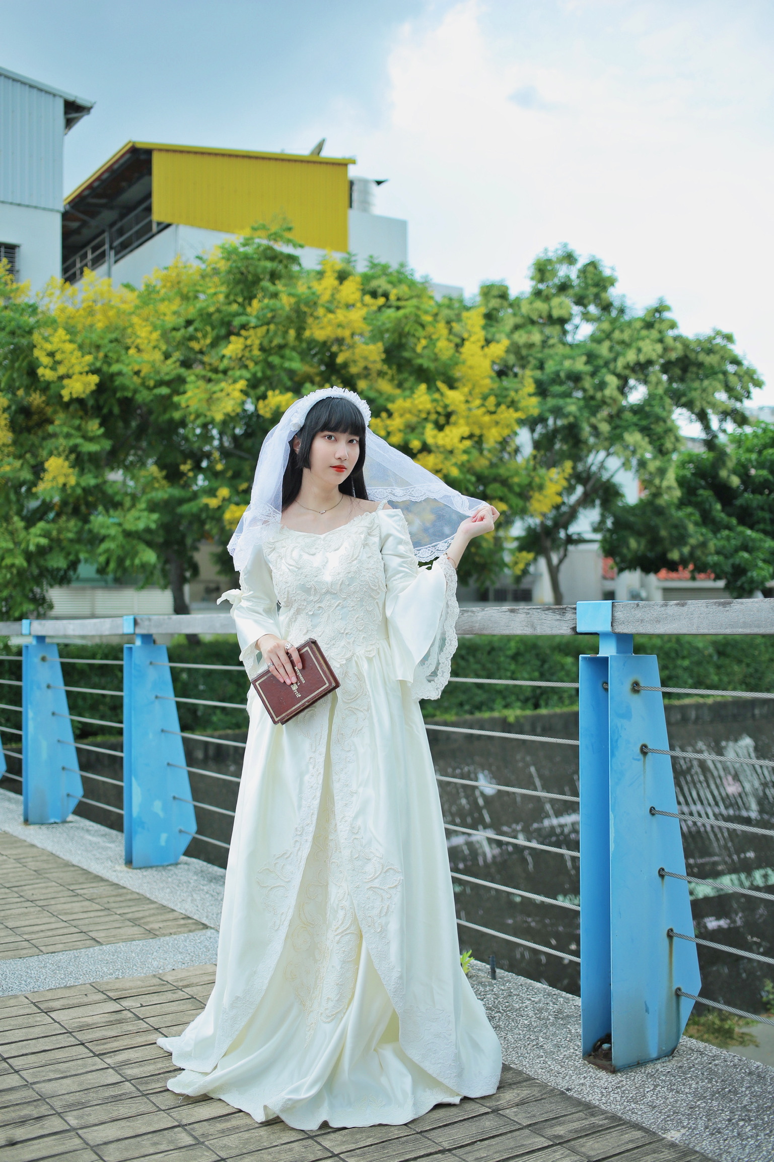 Vintage Wedding Dresses /古著立體玫瑰珍珠刺繡婚紗