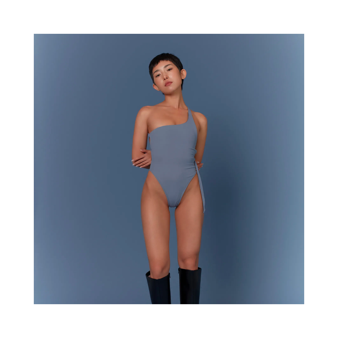 ▲LeReve AIRise 單肩美背連身泳裝-冰川藍