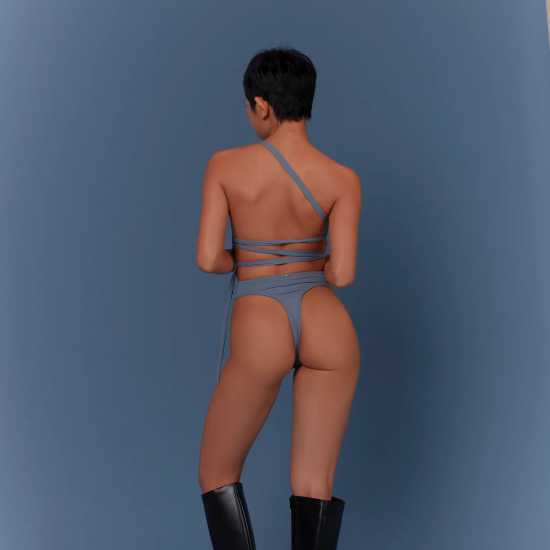 ▲LeReve AIRise 單肩美背連身泳裝-冰川藍