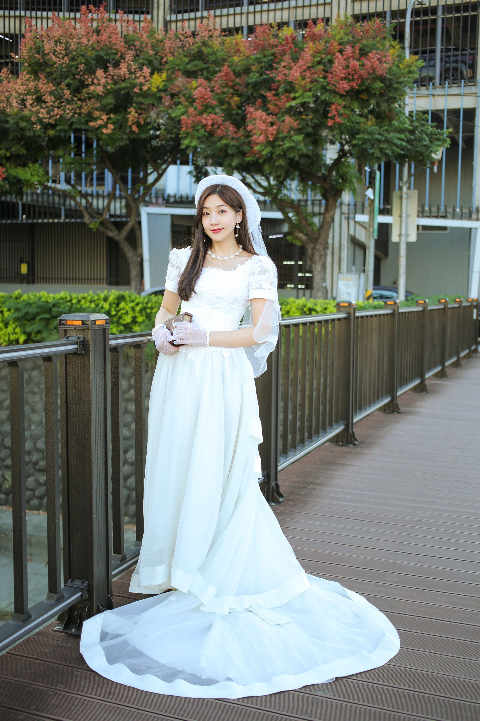 Vintage Wedding Dresses/方領珍珠刺繡古董拖襬婚紗