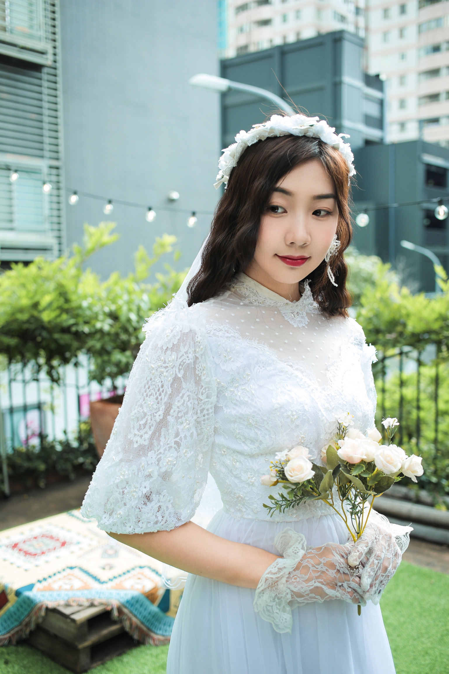 Vintage Wedding Dresses/蕾絲小高領後排釦古董拖襬婚紗