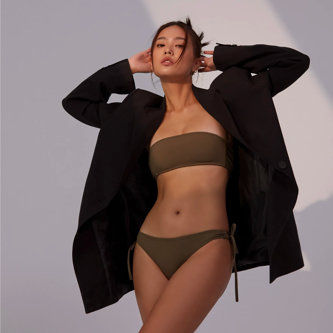 ▲LeReve AIRise 性感綁帶翹臀泳褲 海藻棕