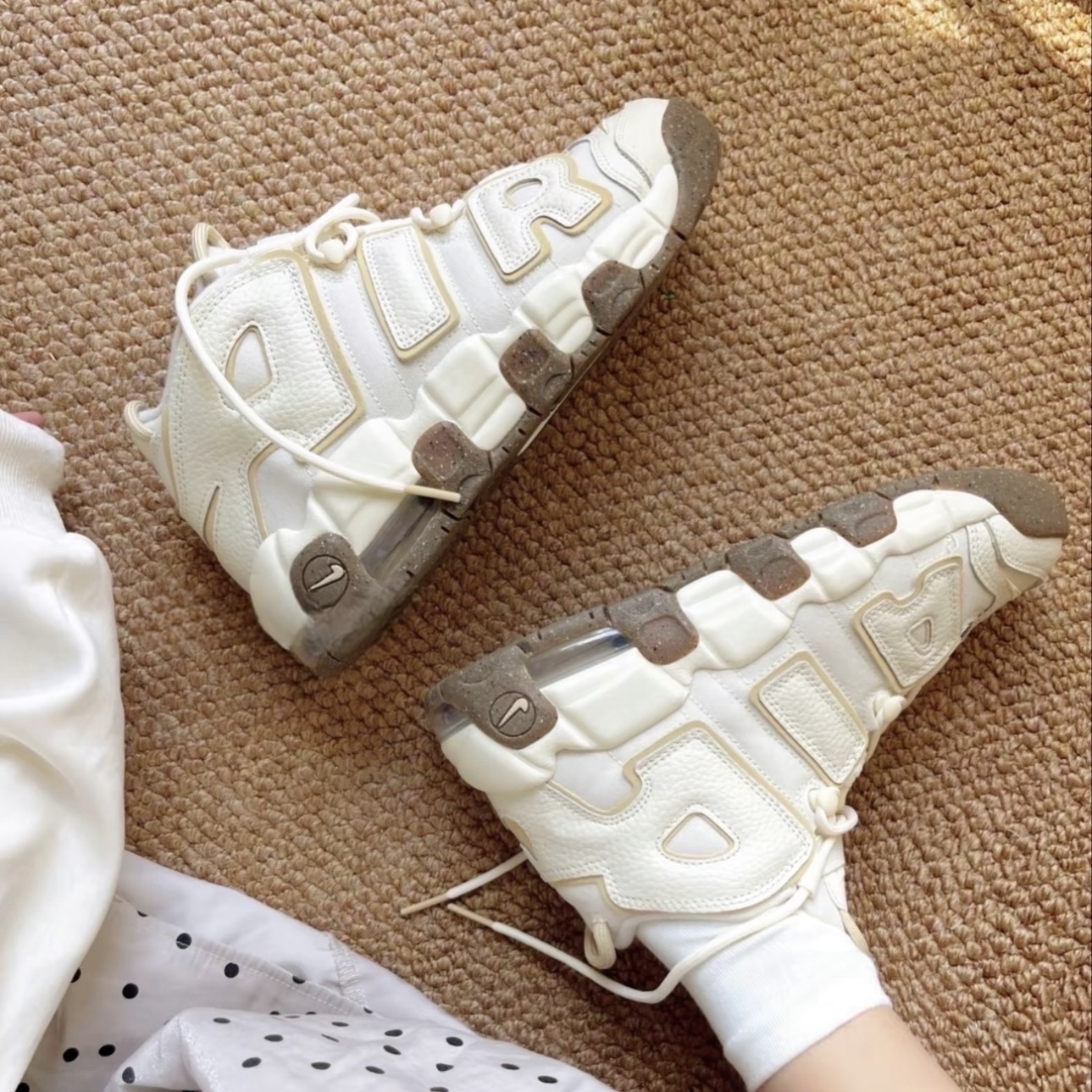 NIKE AIR MORE UPTEMPO (GS) 焦糖那提大童DX1939100