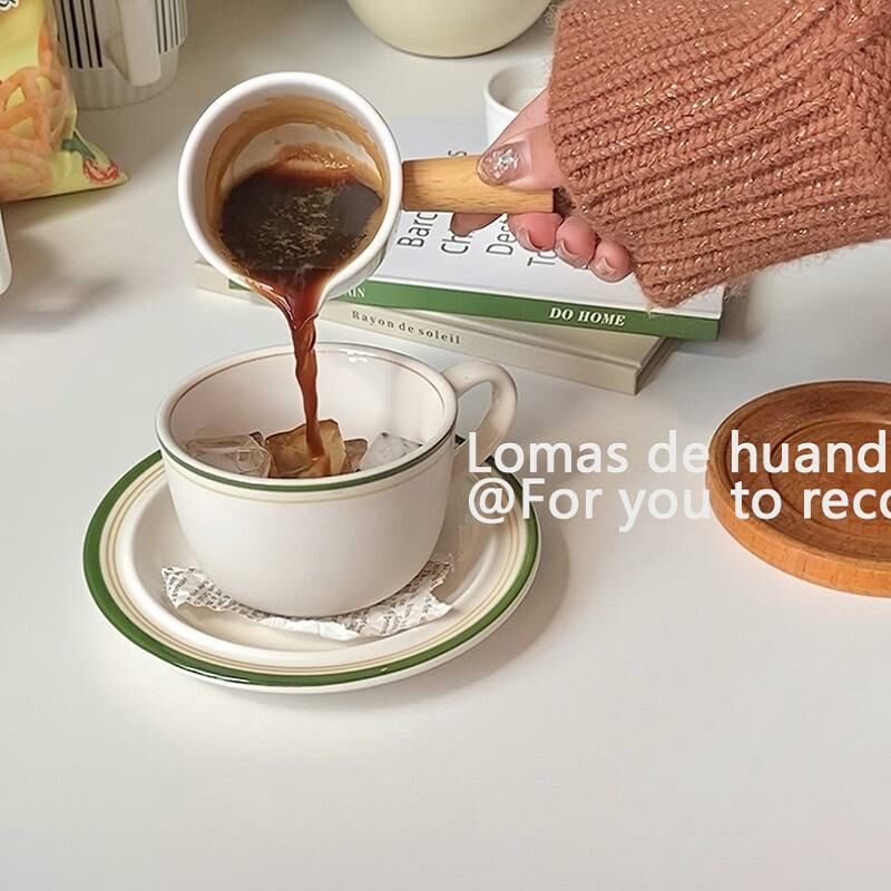 《3430》迷你白色木質把手小奶壺