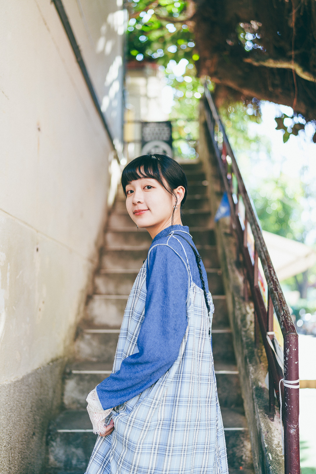 短篇心事！格子後綁帶吊帶裙(兩色-水藍)