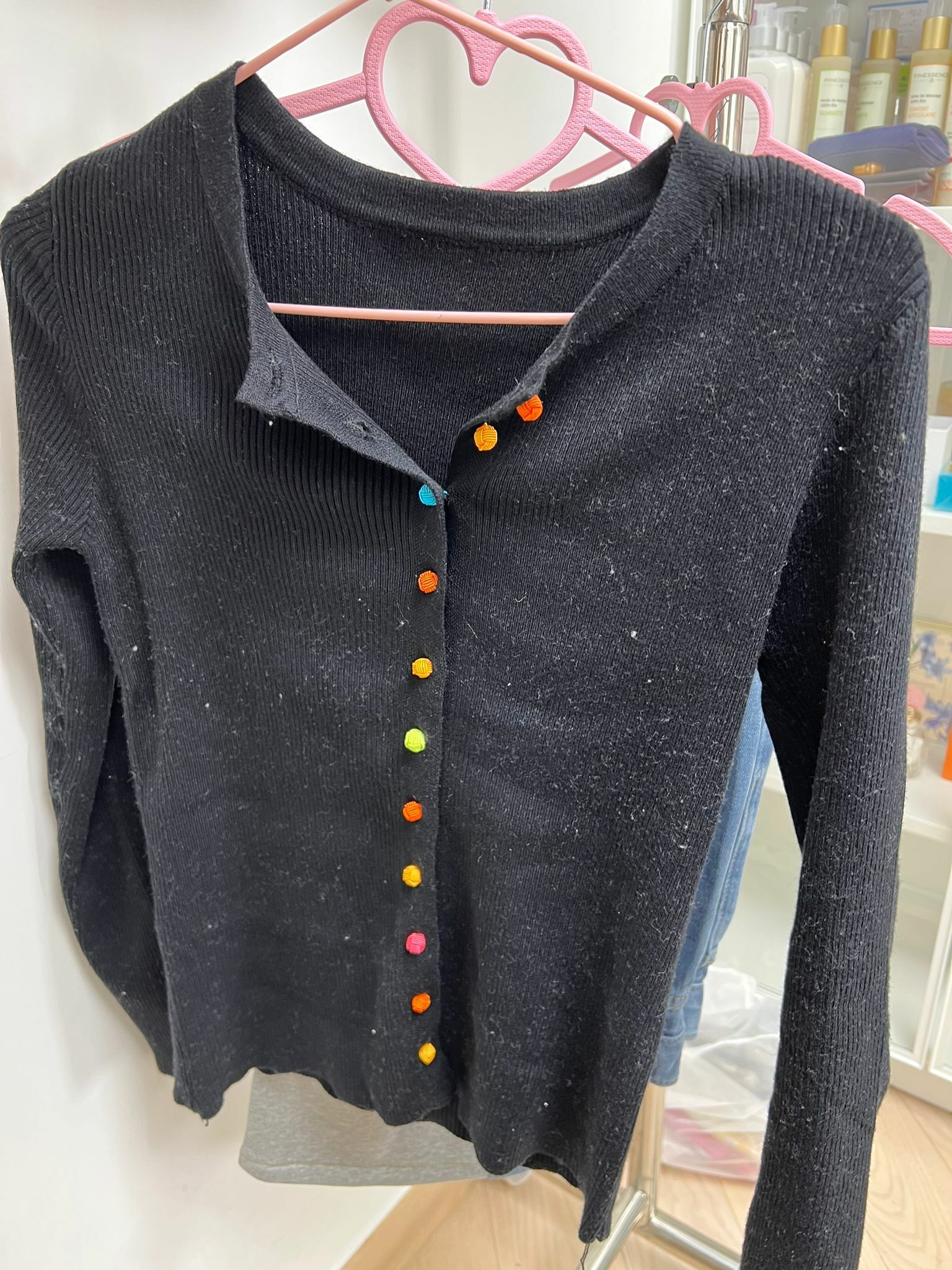 231210-G37S 黑色彩鈕扣圓領毛衣 Ssize