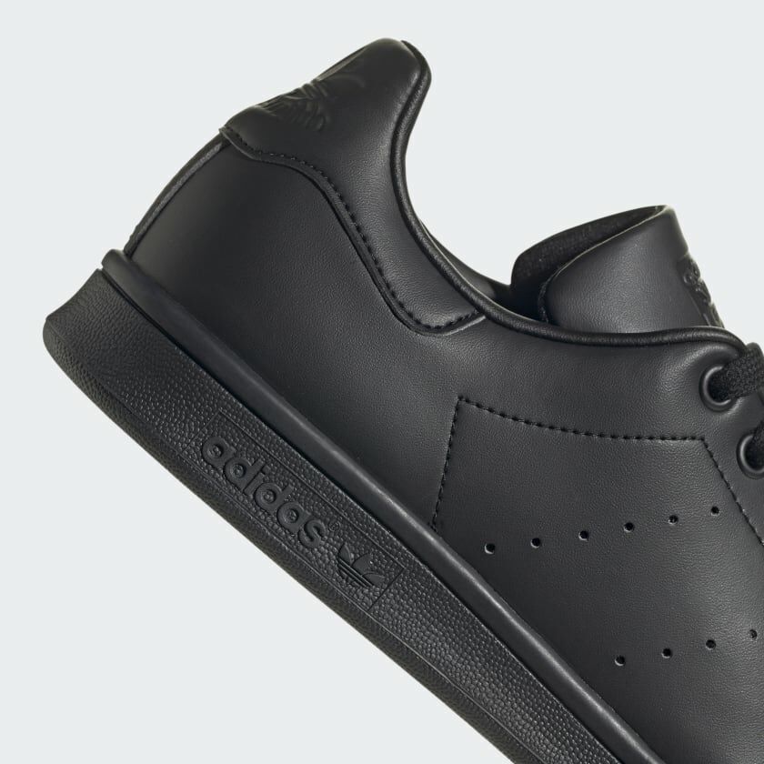 Originals stan smith black hotsell