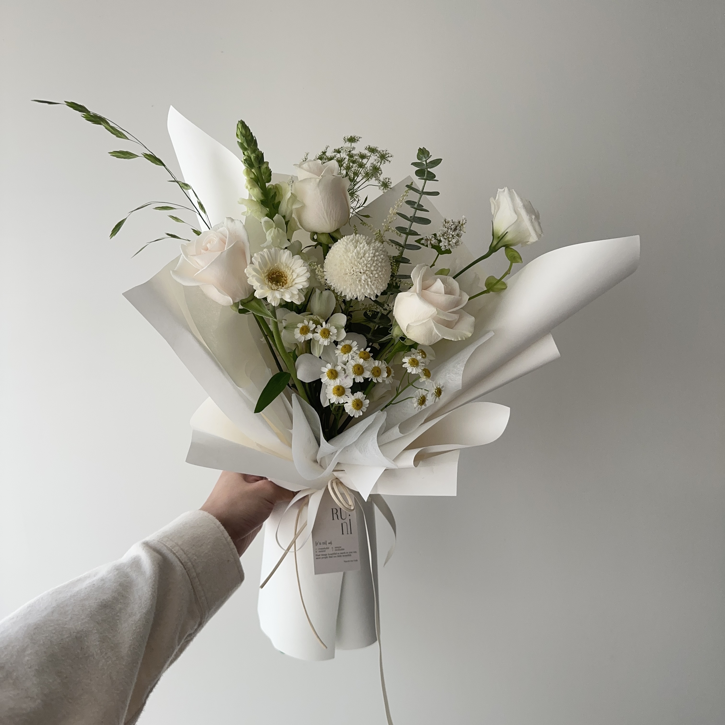 韓系花束,台中花店,韓系花藝,求婚花束,送禮花束,花禮,白綠色系花束,情人節