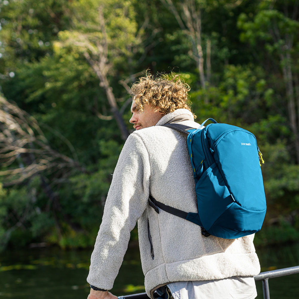 Pacsafe ECO 防盜登山後背包 18L #41102