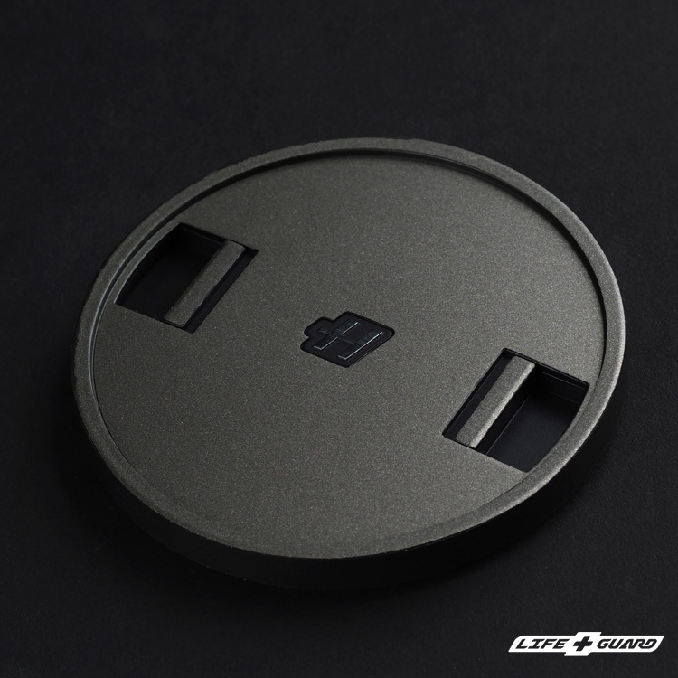 霧鈦黑貼膜質感，LIFE+GUARD 設計風格