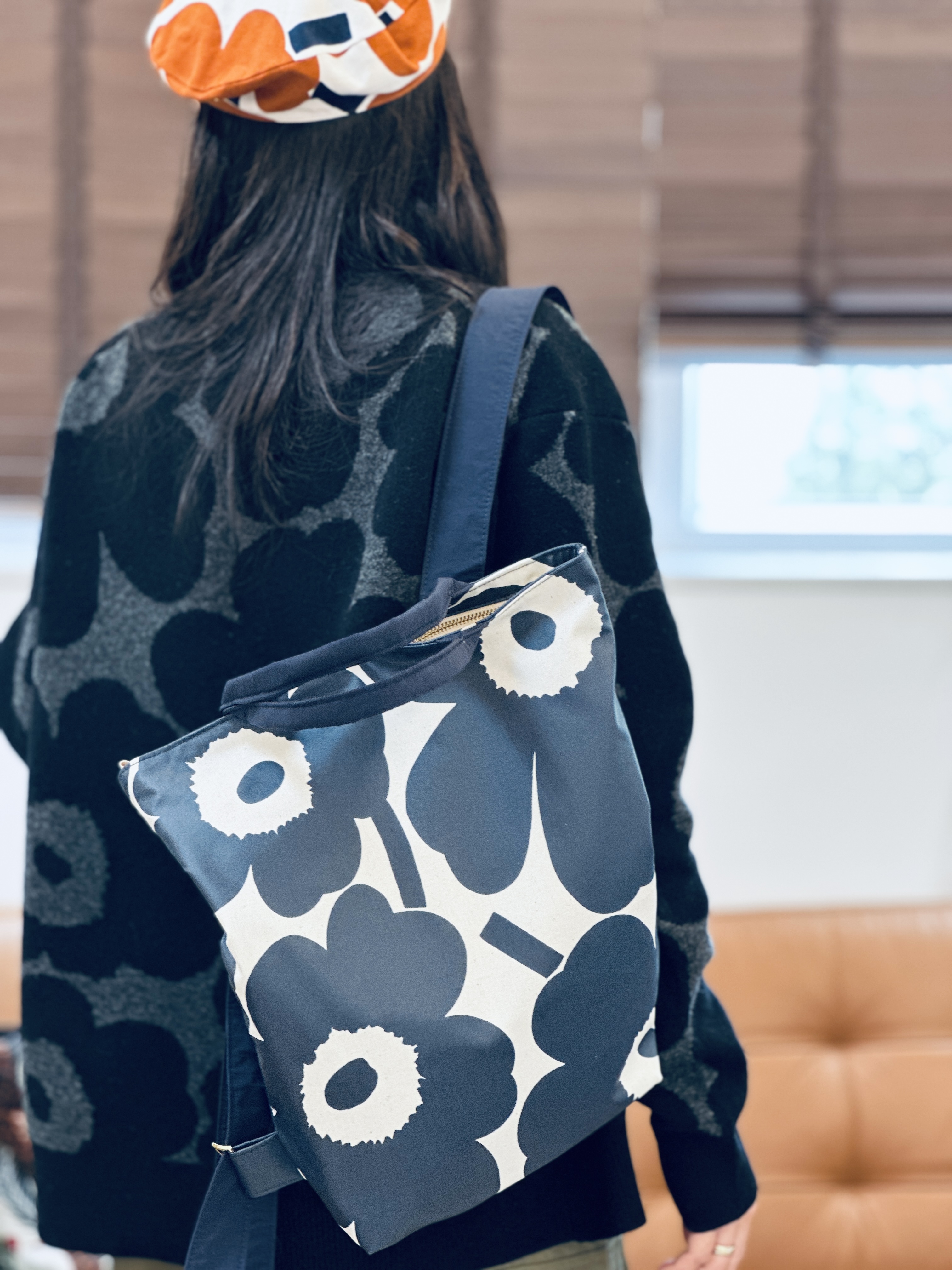 Handle Backpack | Marimekko waterproof Fabric| Navy unikko 中花