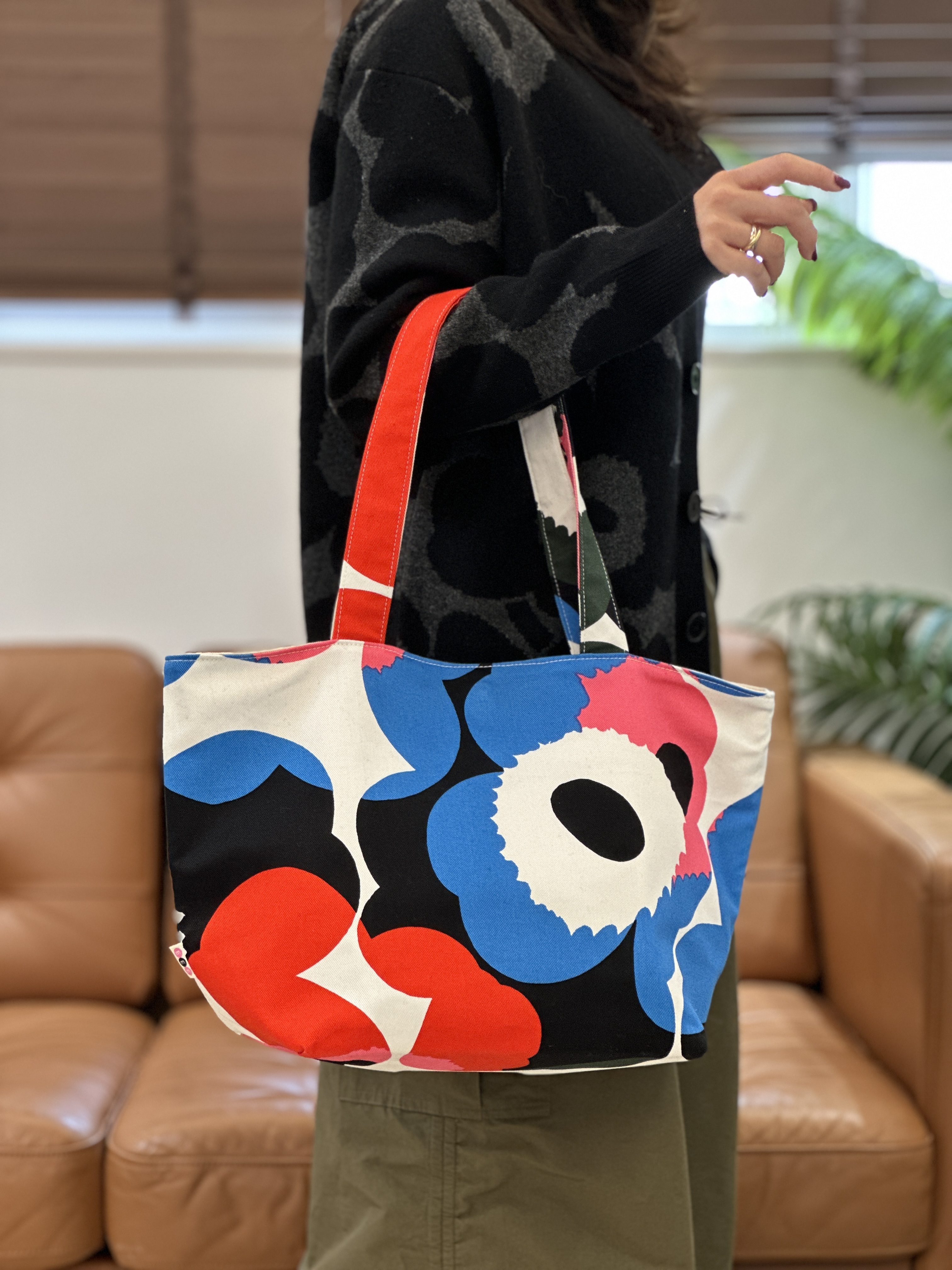 Shopping tote | Marimekko limited  fabric | co-created 彩色 unikko