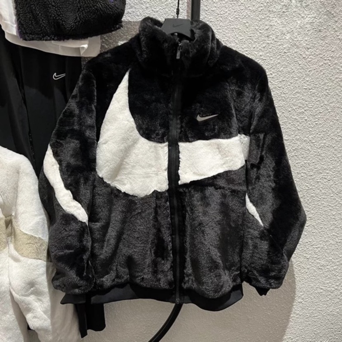 Nike NSW Swoosh Jacket 黑 立領 外套 仿貂毛 毛絨 保暖 大勾 刺繡 FB7664-010