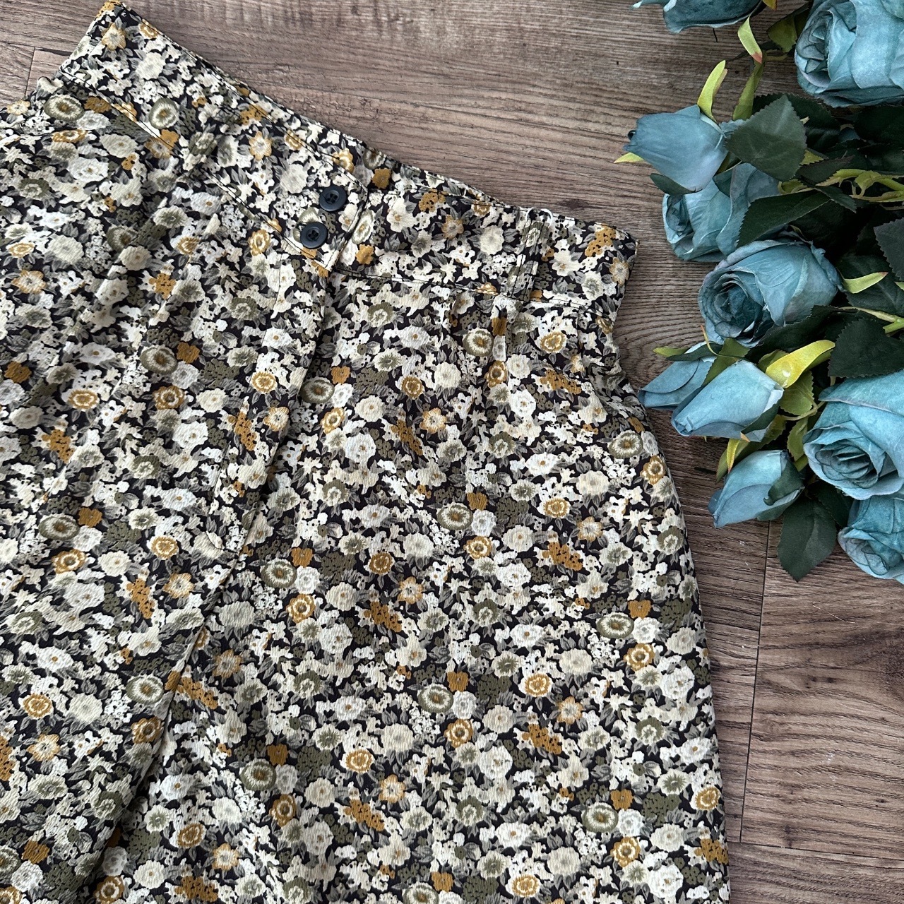 黑配抹茶綠色碎花闊褲