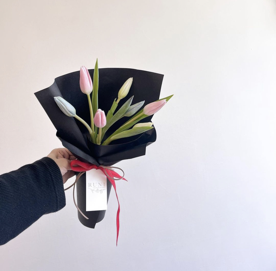 RUNI Bouquet-白粉藍鬱金香花束❄️（可選不同尺寸）