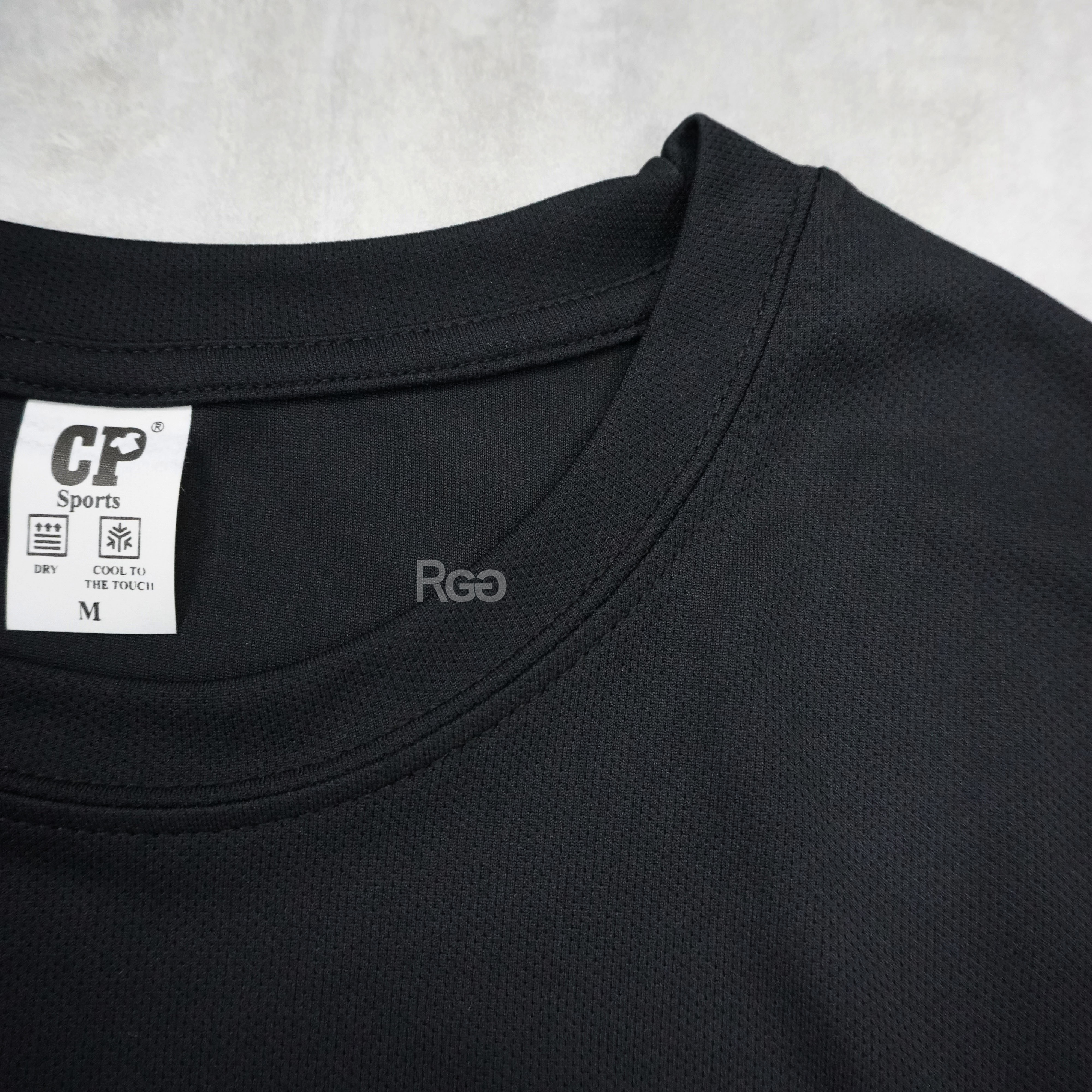 機能吸濕排汗防曬涼感長T領口細節照