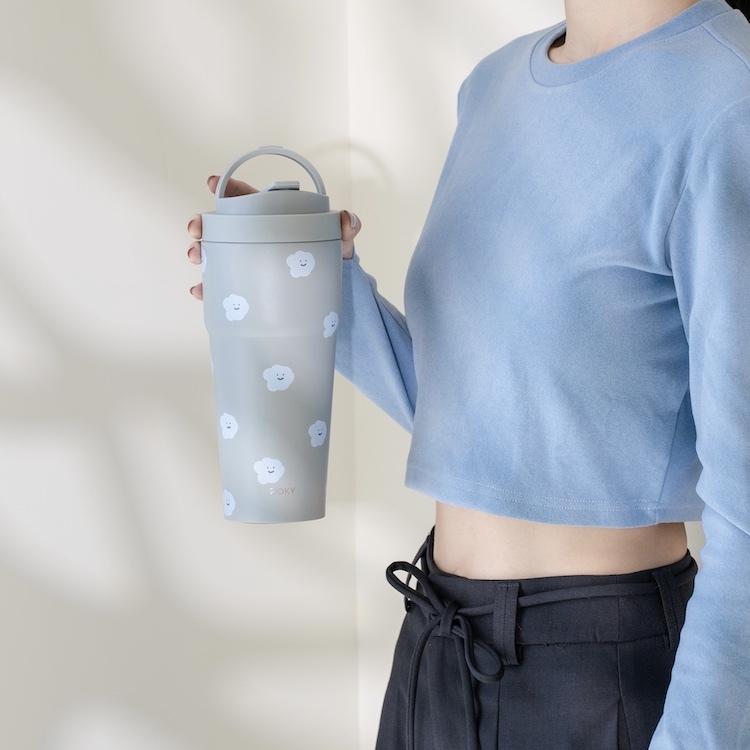 770ml 超大容量  讓你去任何飲料店  買再大杯都不怕裝不下 !!  完全是為了台灣人而生的一款保溫瓶 XD