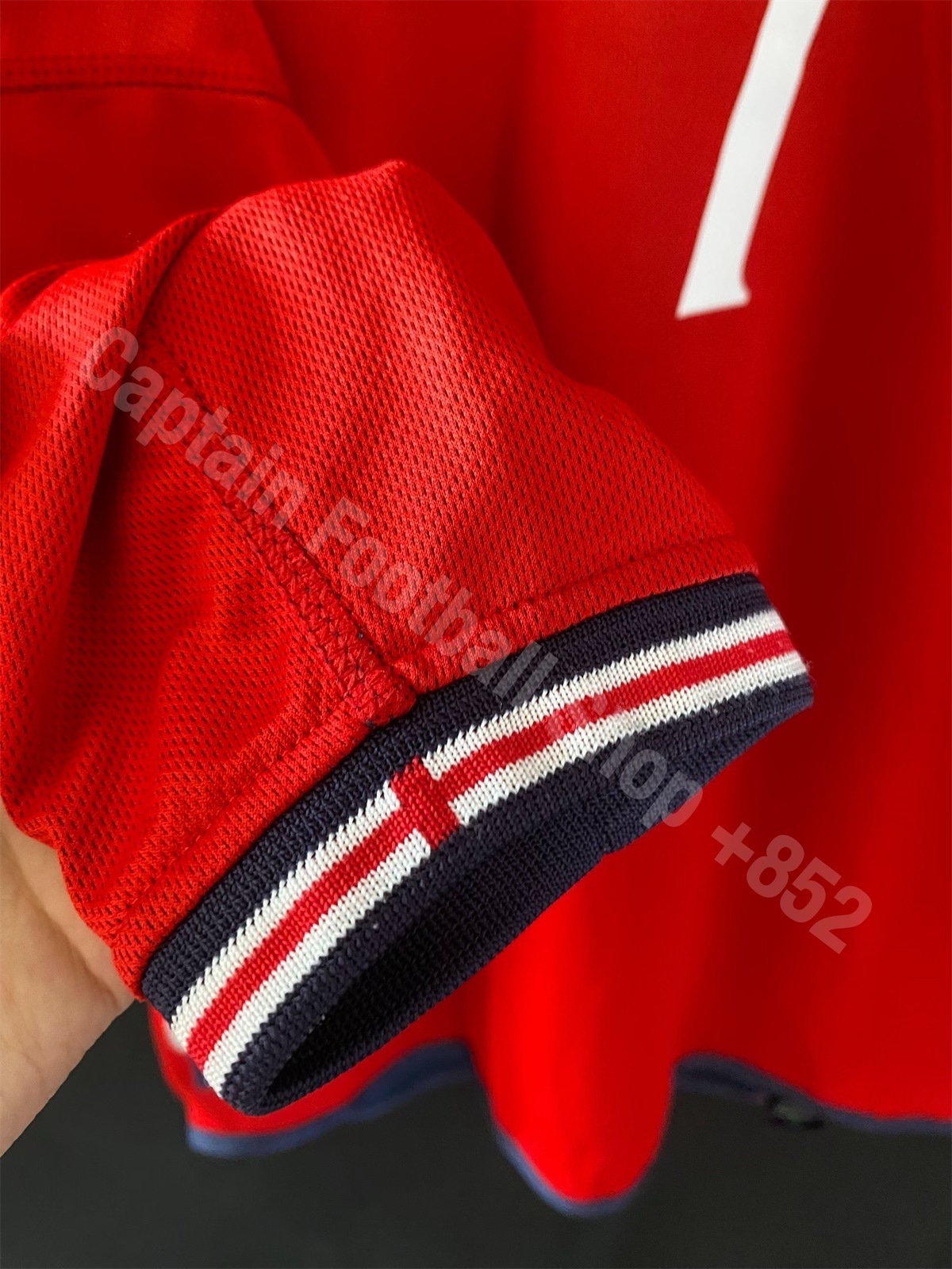 England 2002 FIFA World Cup Umbro Away L/S shirt #7 BEC