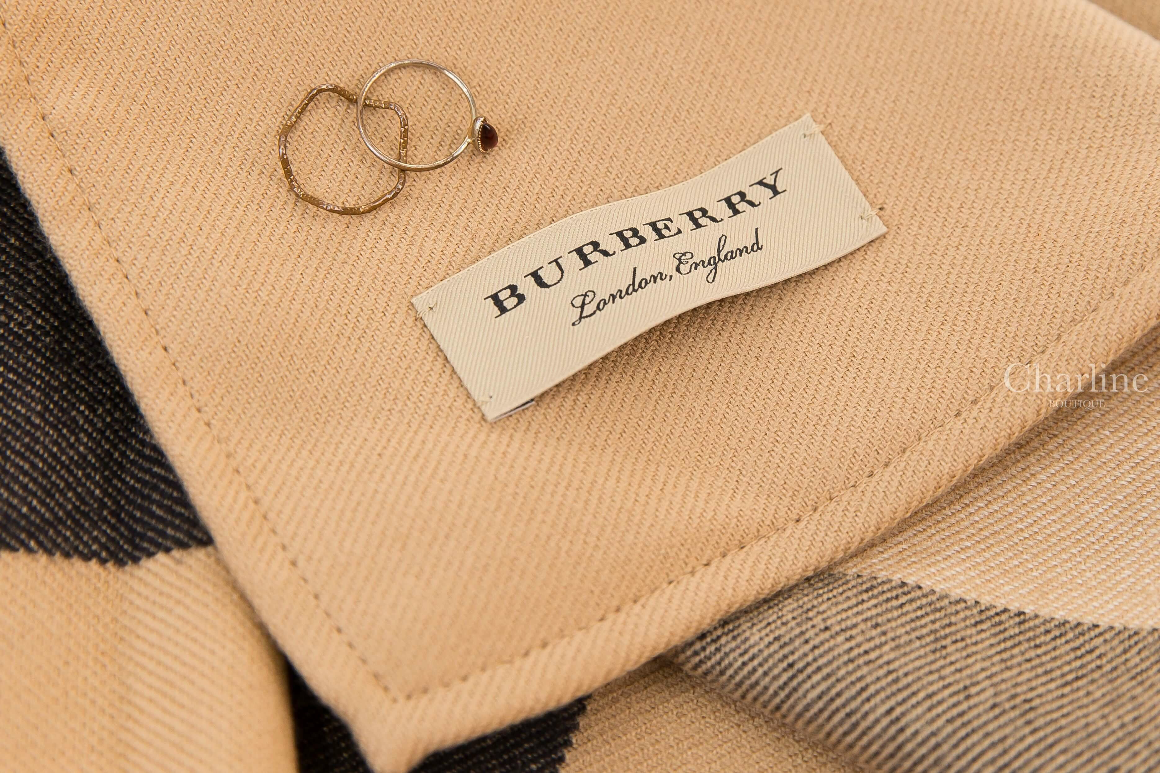 Burberry Wool Cape 駝色雙面羊毛經典米色紅黑白格紋斗篷披肩